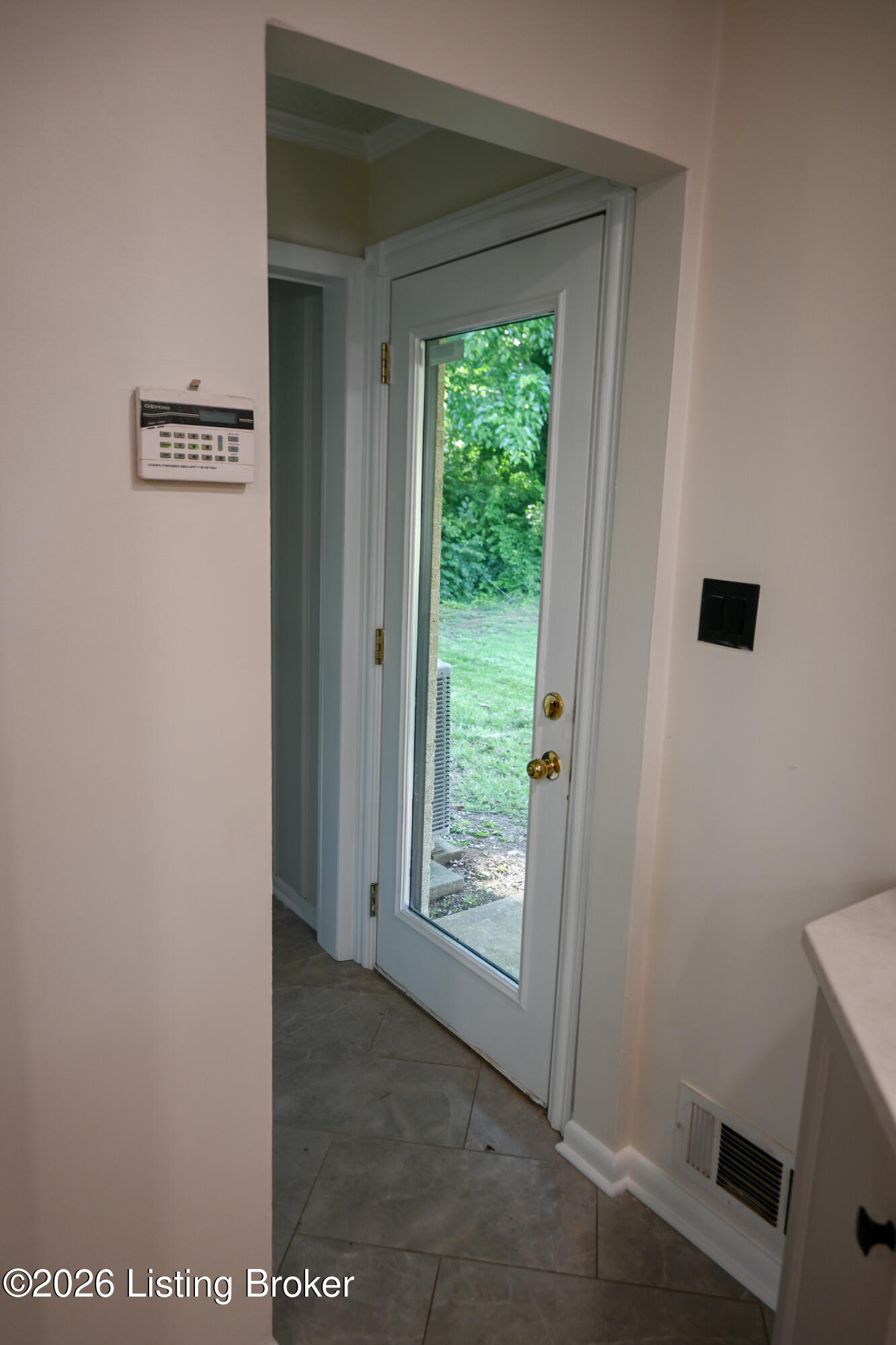102 Madison Ave Property Photo 24