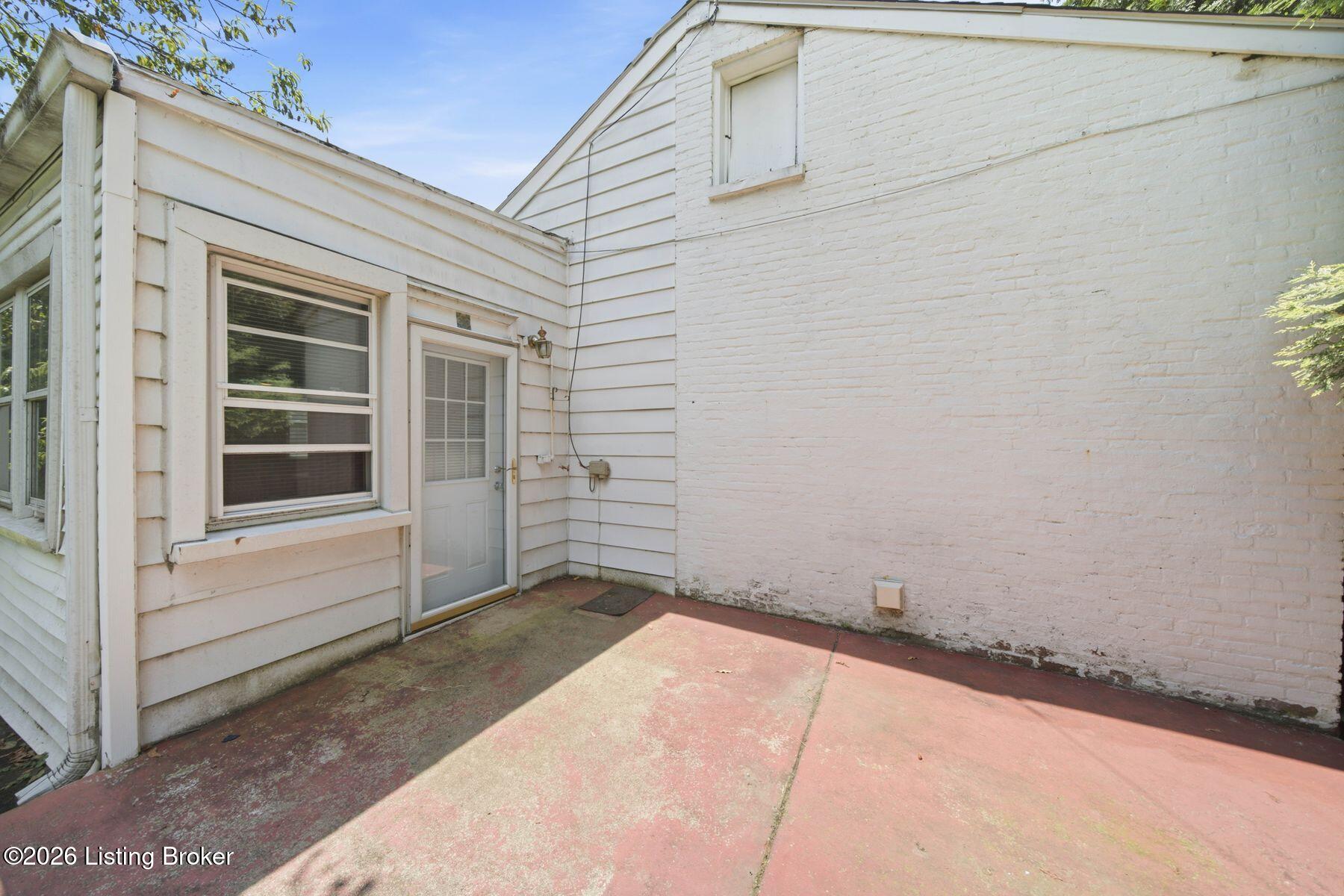 3031-3033 Wirth Ave Property Photo 13