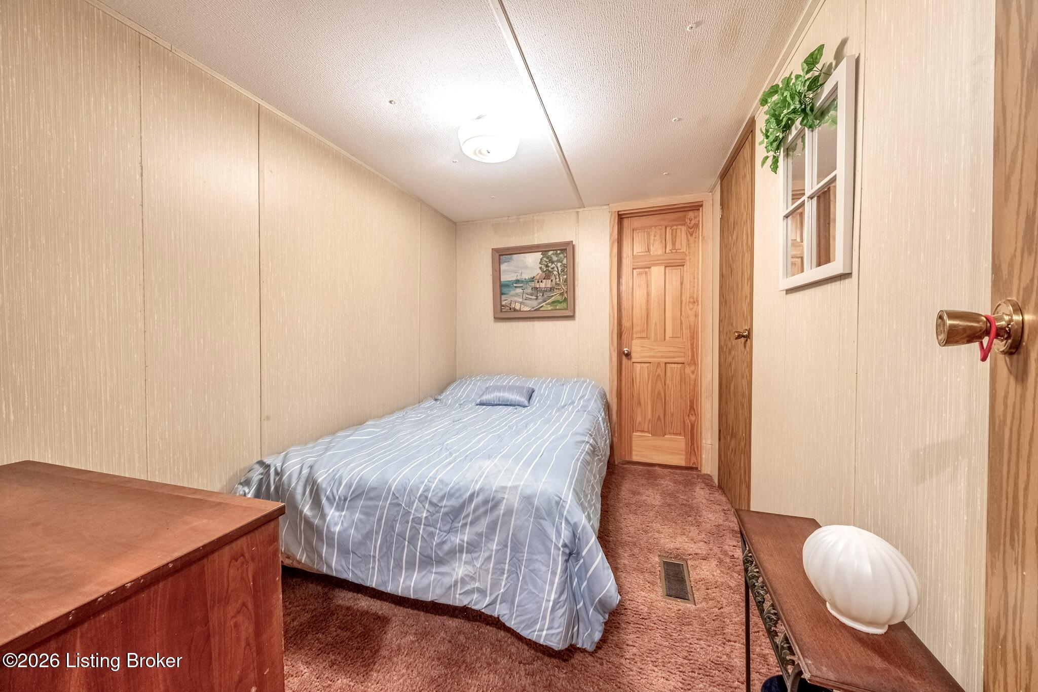 877 Twin Cove Rd Property Photo 16
