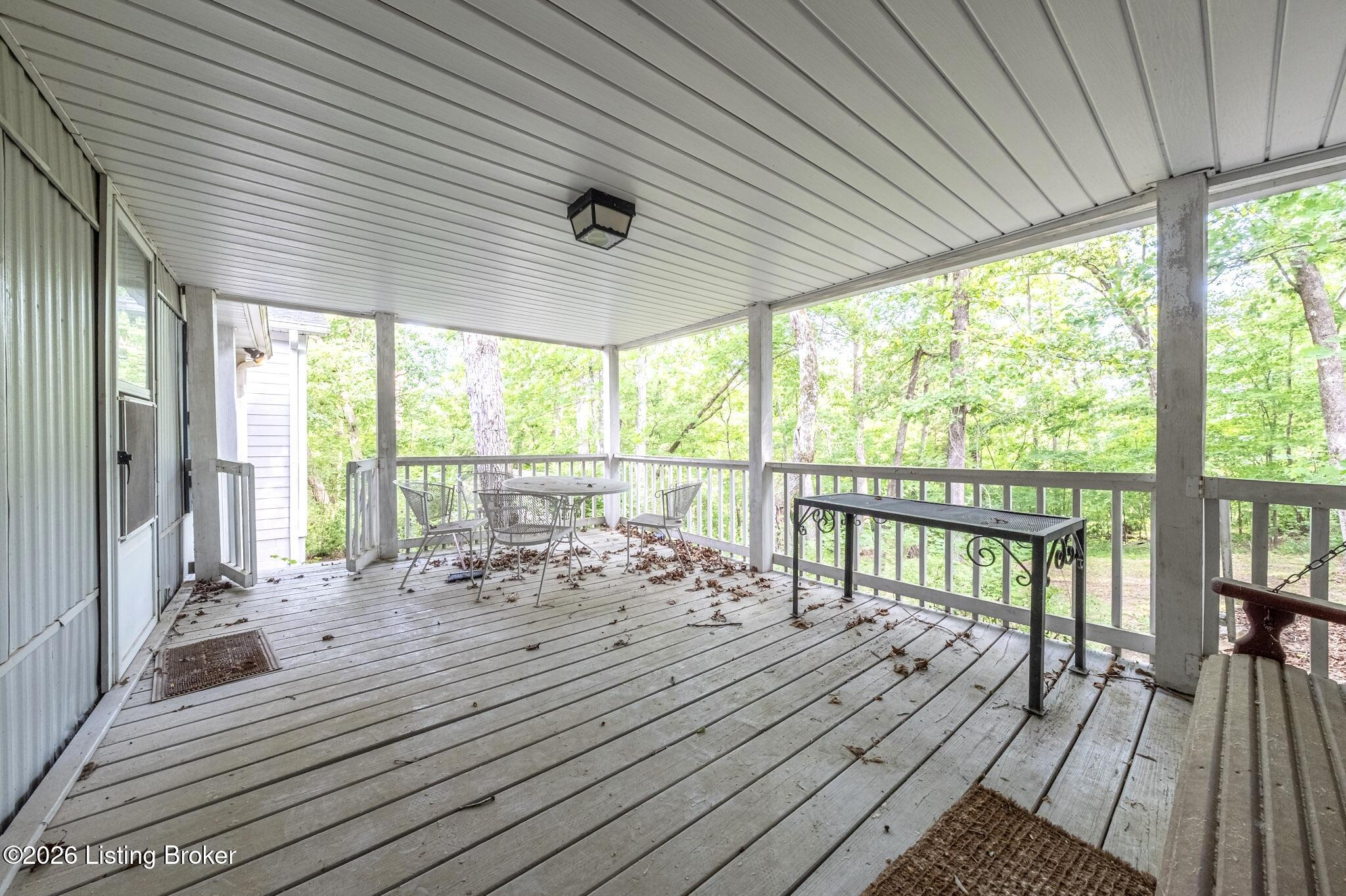 877 Twin Cove Rd Property Photo 32