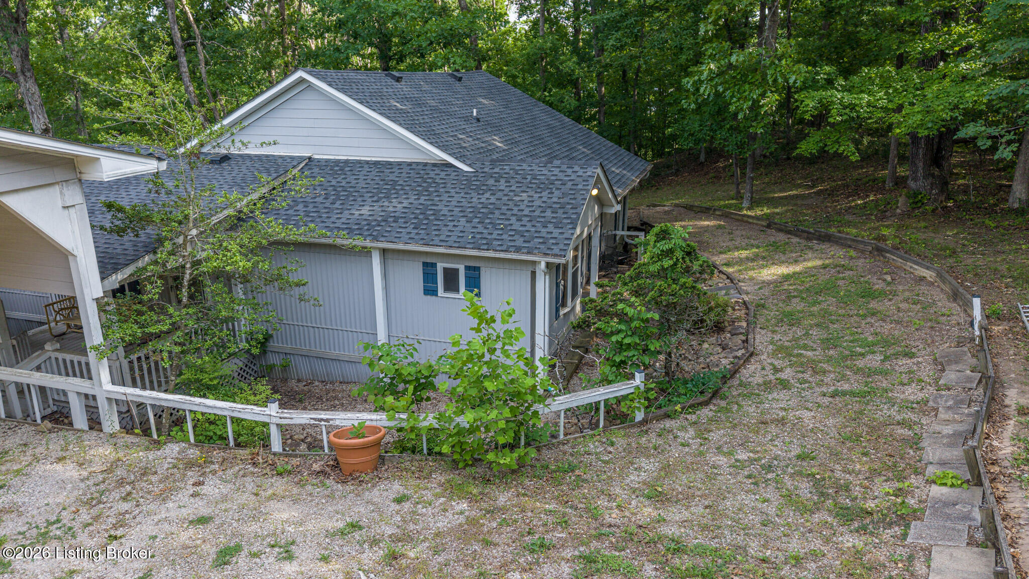 877 Twin Cove Rd Property Photo 37