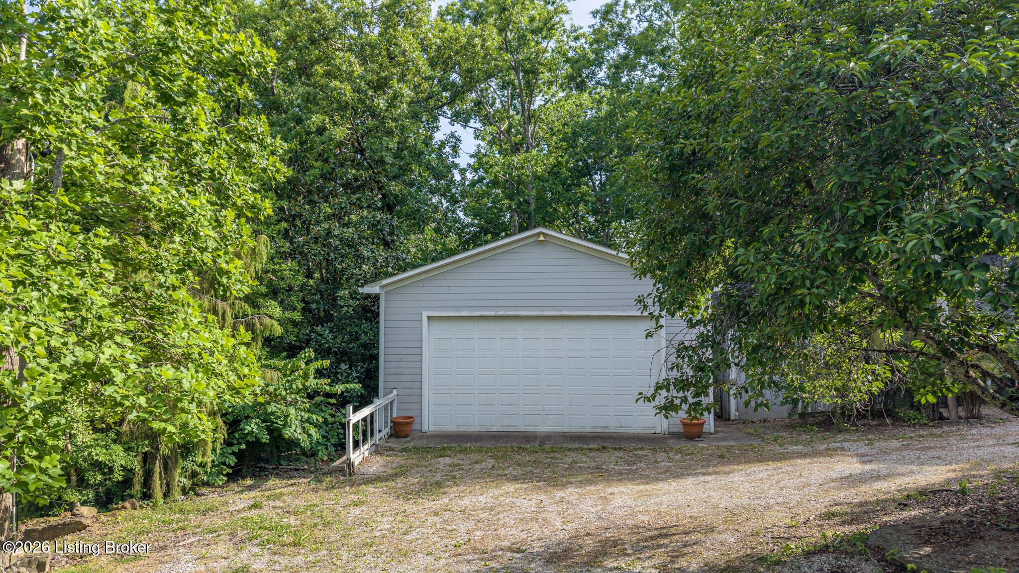 877 Twin Cove Rd Property Photo 40