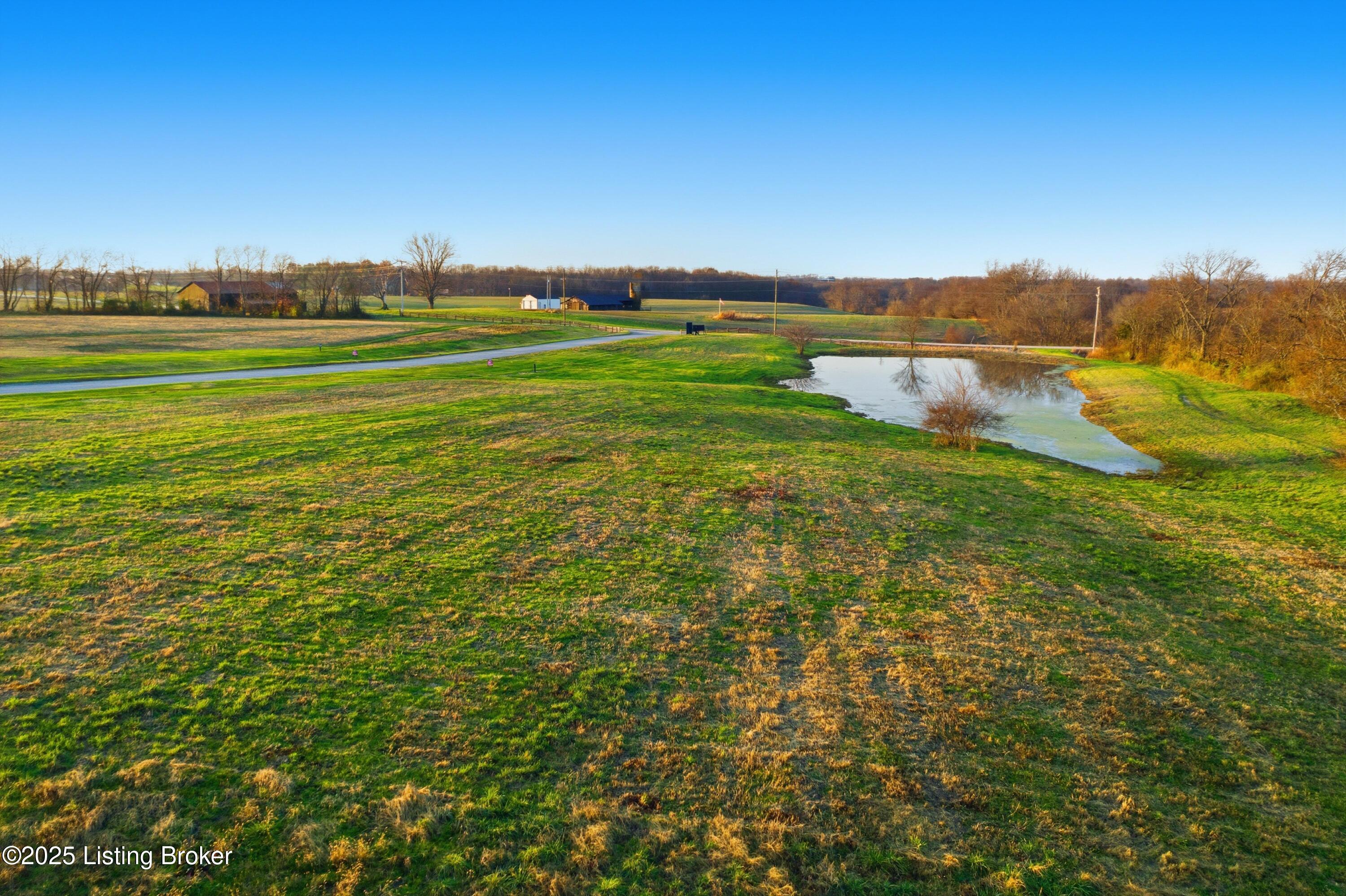 103 Stallard Springs North Property Photo 3