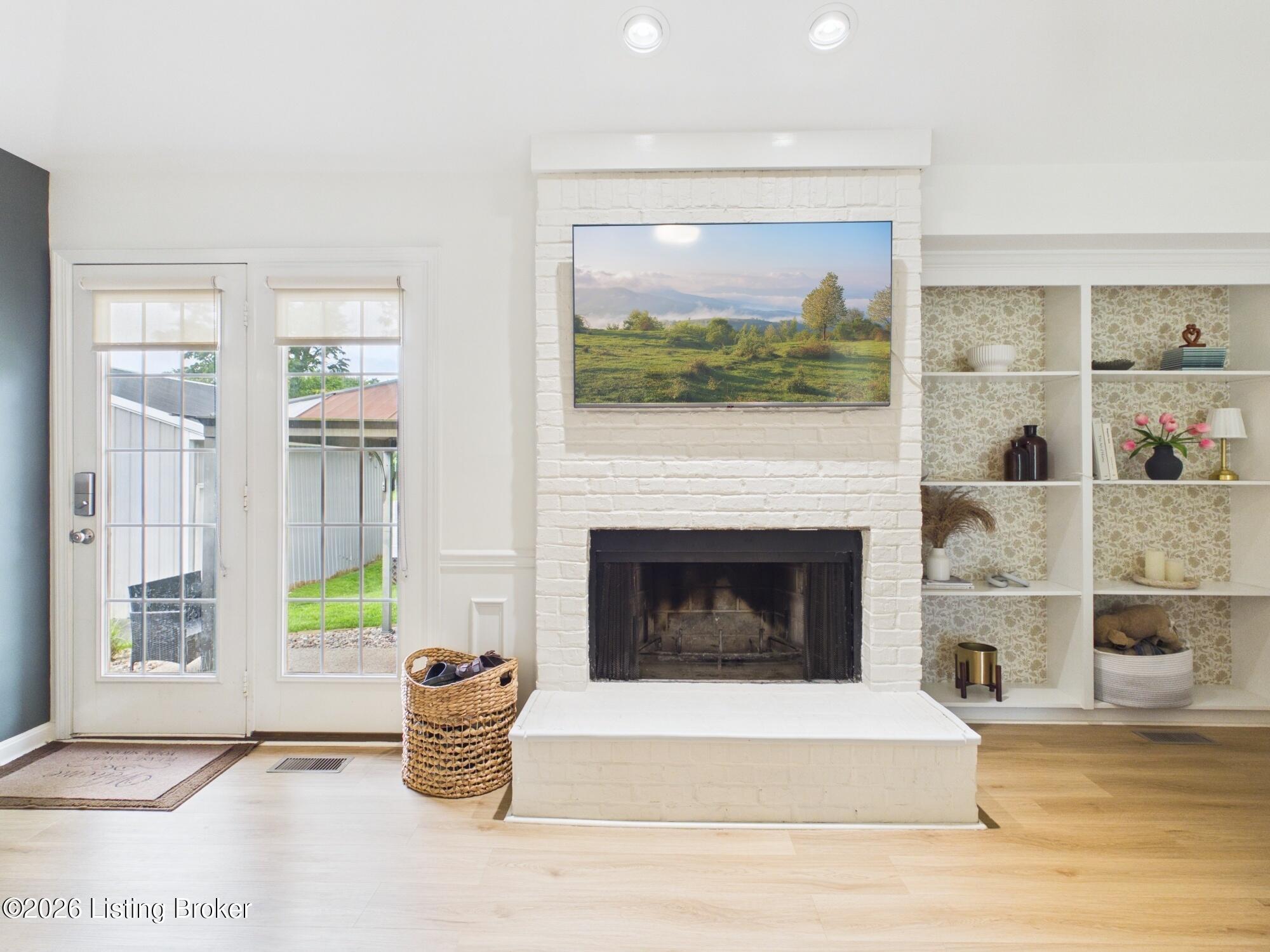 2115 Fox Trail Dr Property Photo 7