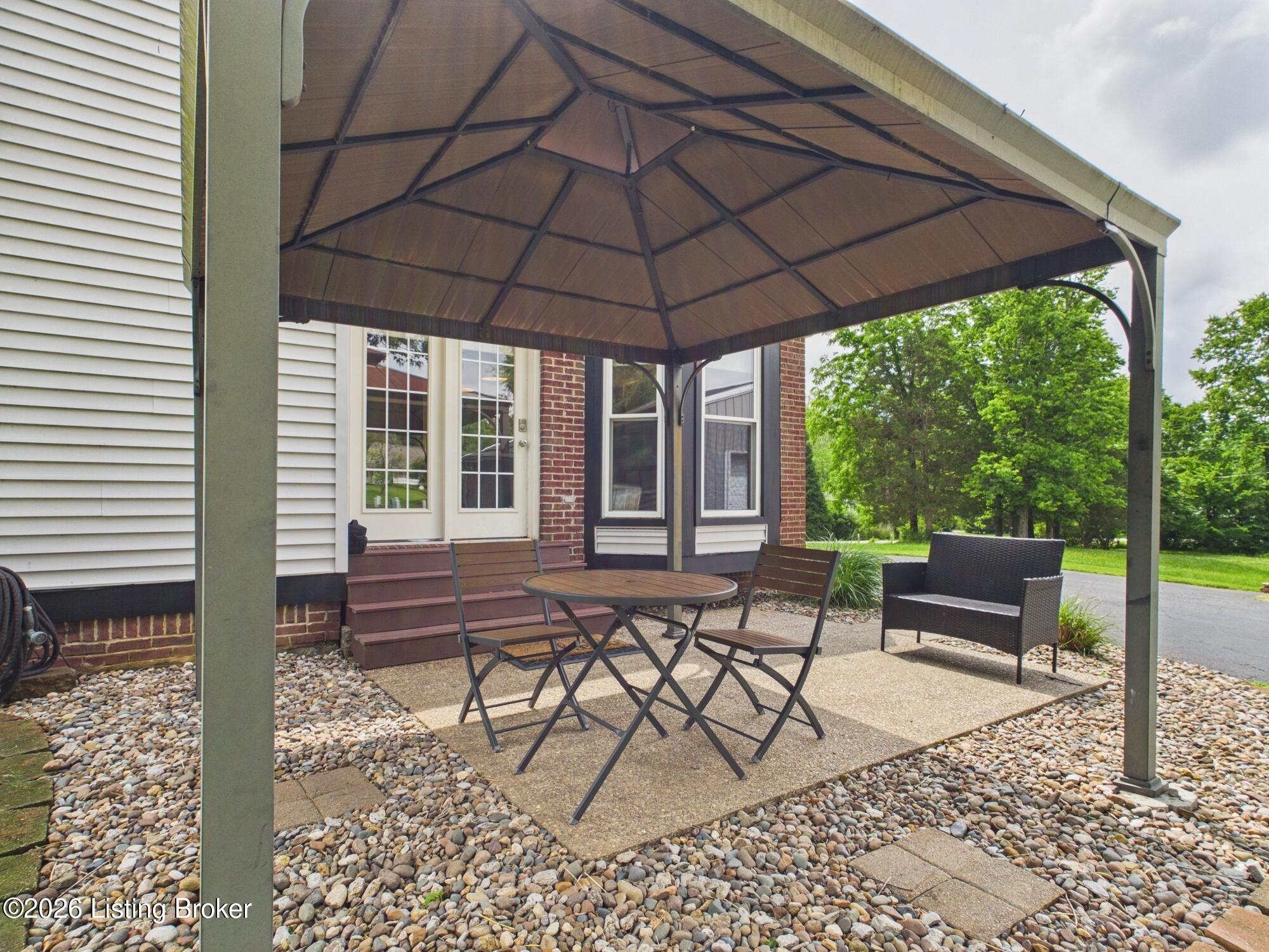 2115 Fox Trail Dr Property Photo 44
