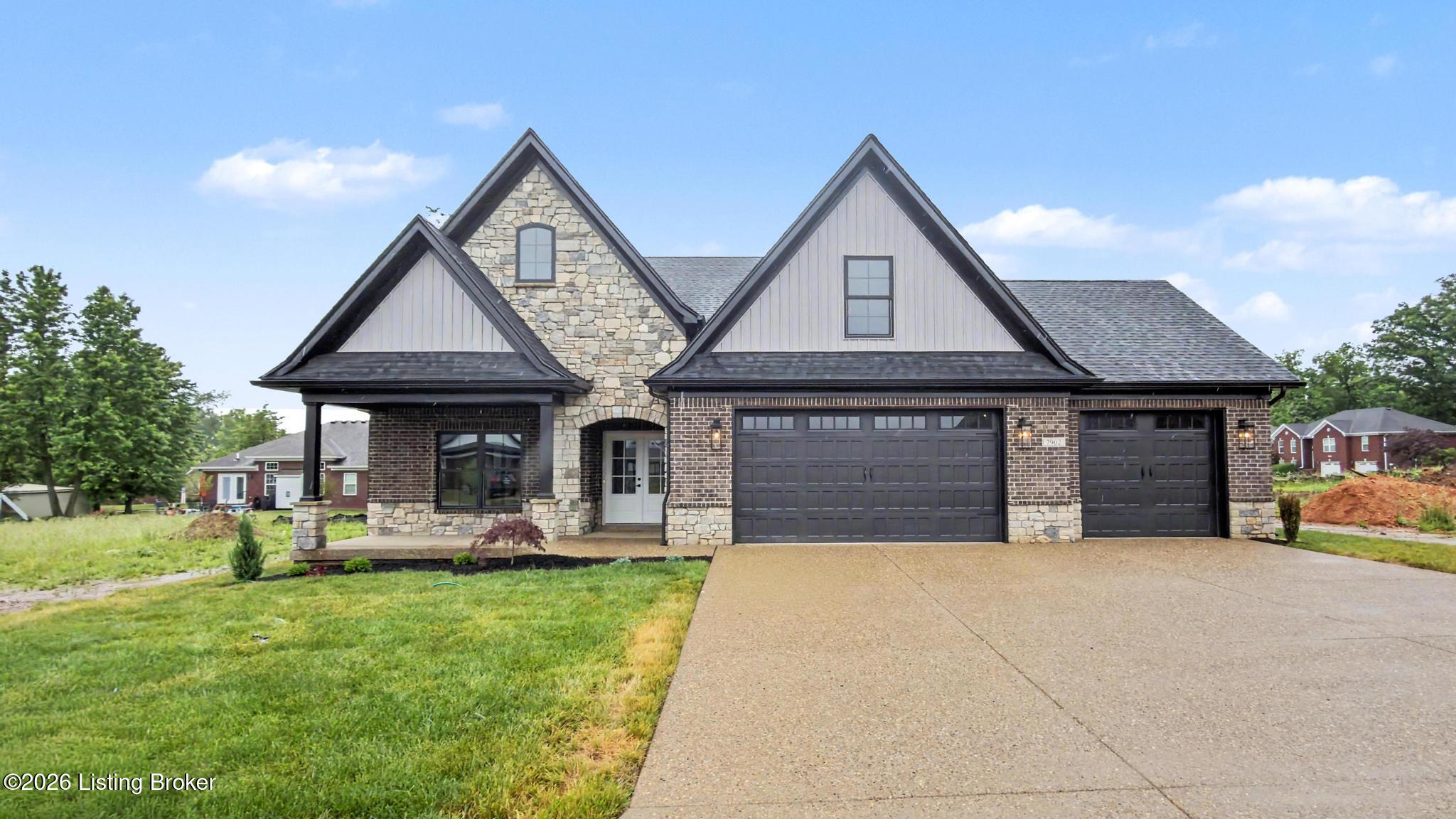 7902 Wagon Trail Ct Property Photo 2
