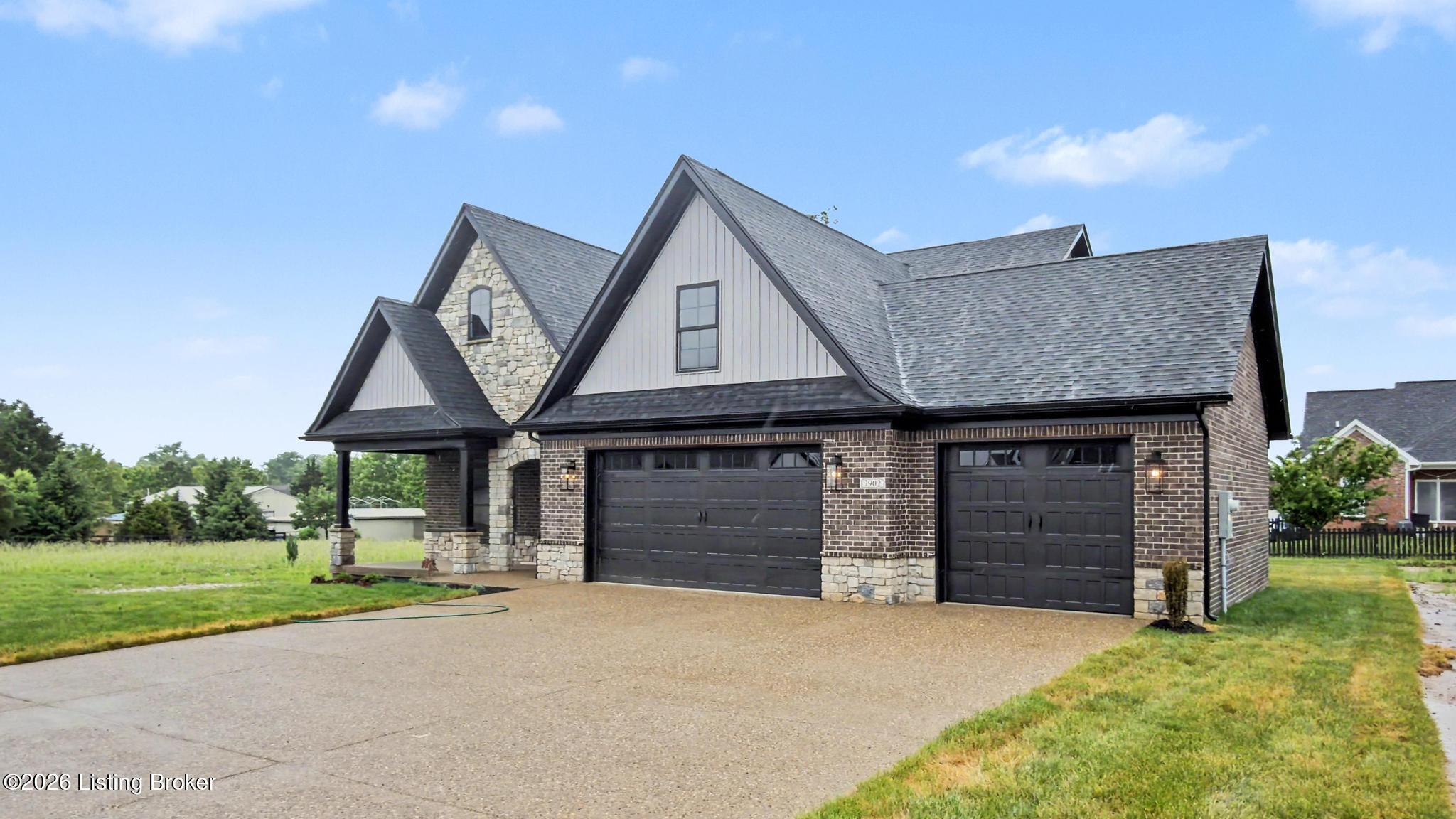 7902 Wagon Trail Ct Property Photo 3