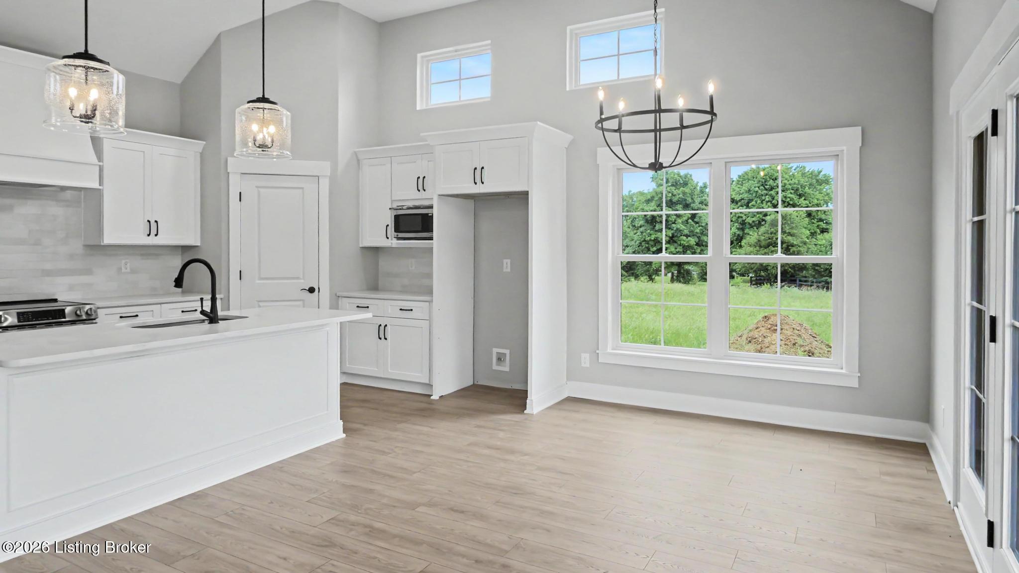7902 Wagon Trail Ct Property Photo 11