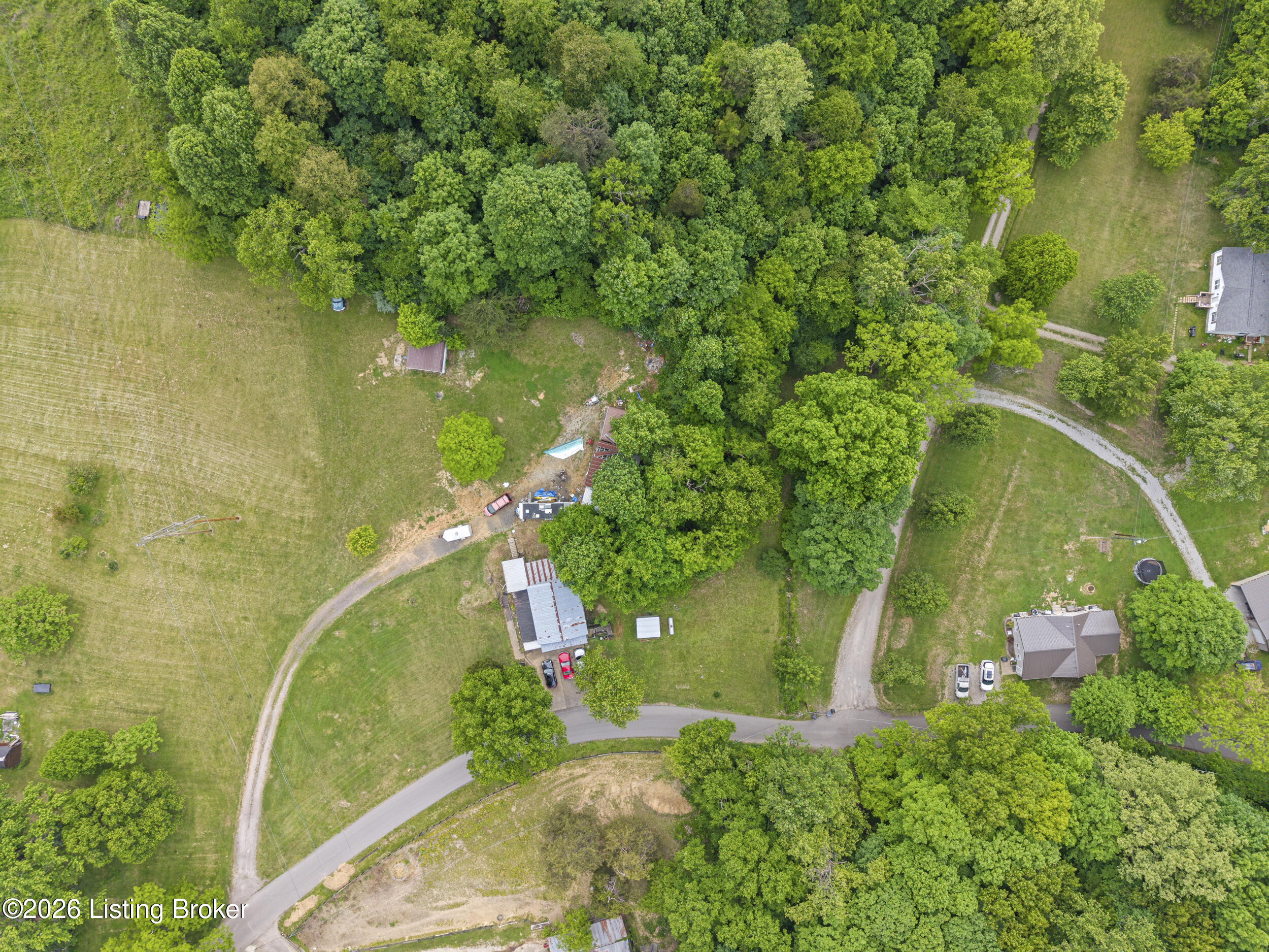 1055 Happy Hollow Rd Property Photo 2