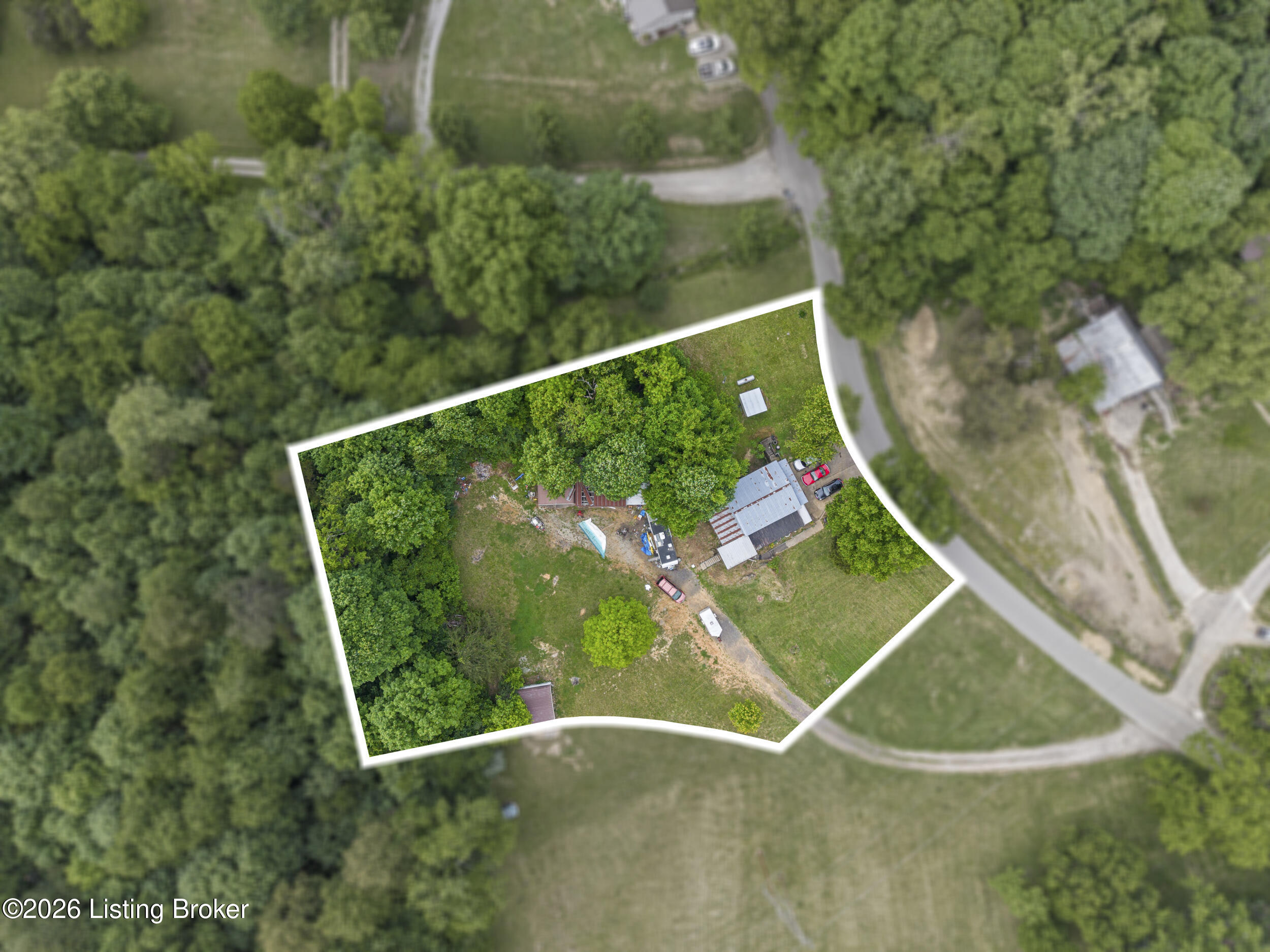 1055 Happy Hollow Rd Property Photo 3