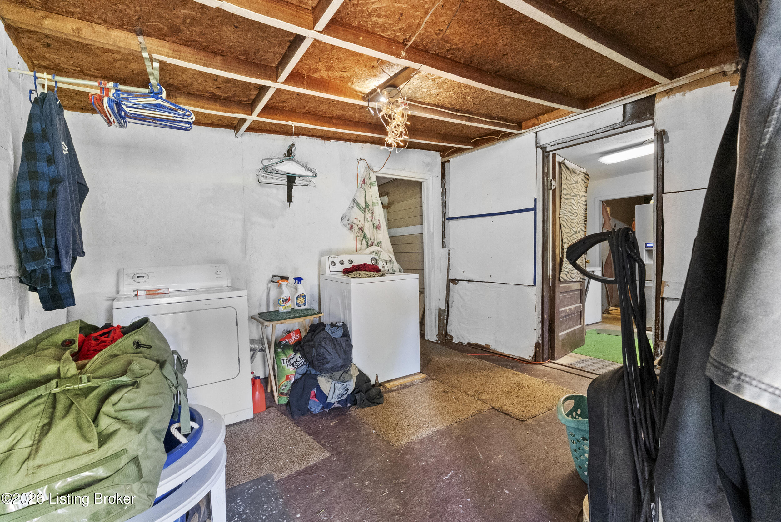 1055 Happy Hollow Rd Property Photo 12