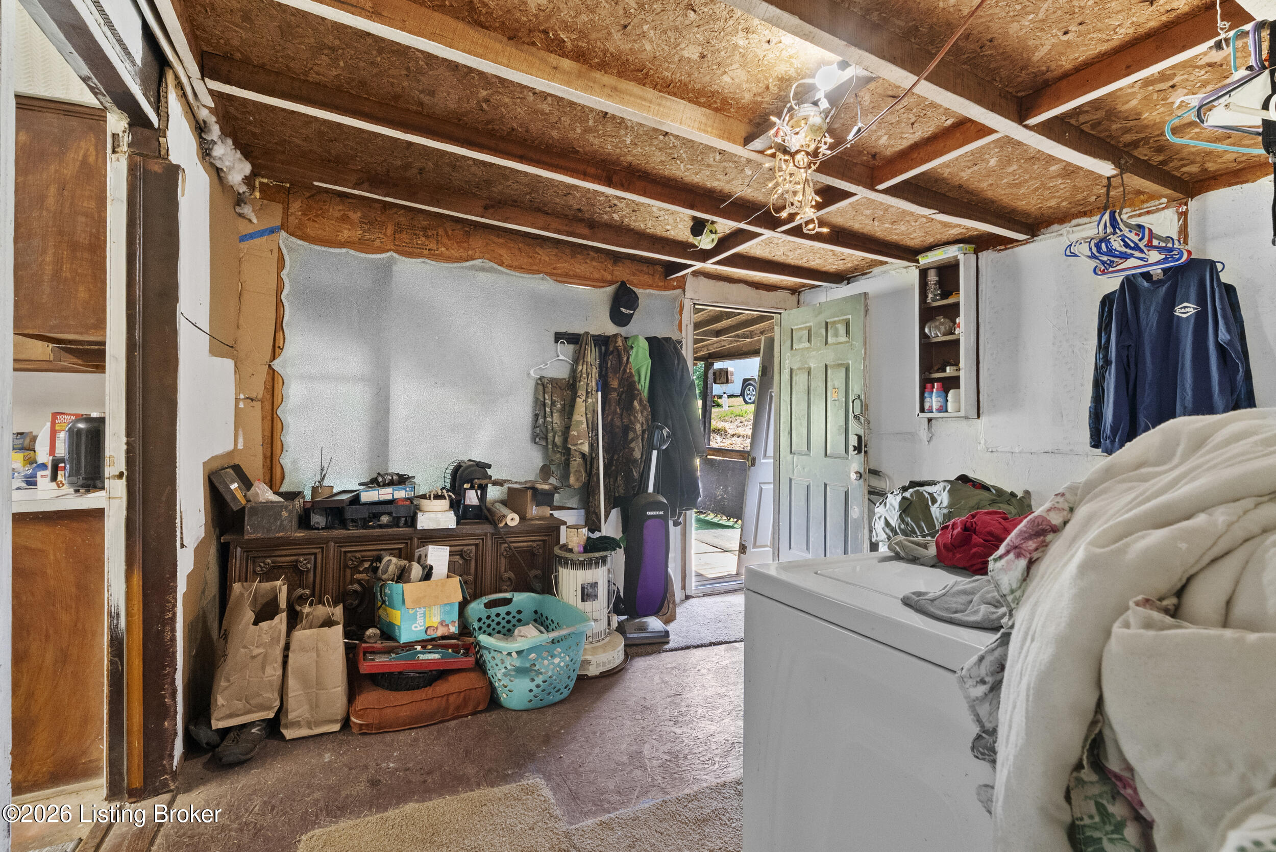 1055 Happy Hollow Rd Property Photo 13