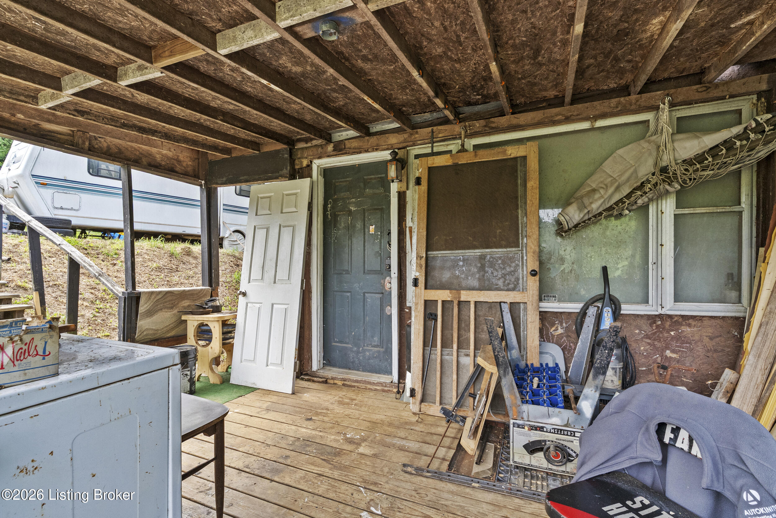 1055 Happy Hollow Rd Property Photo 16