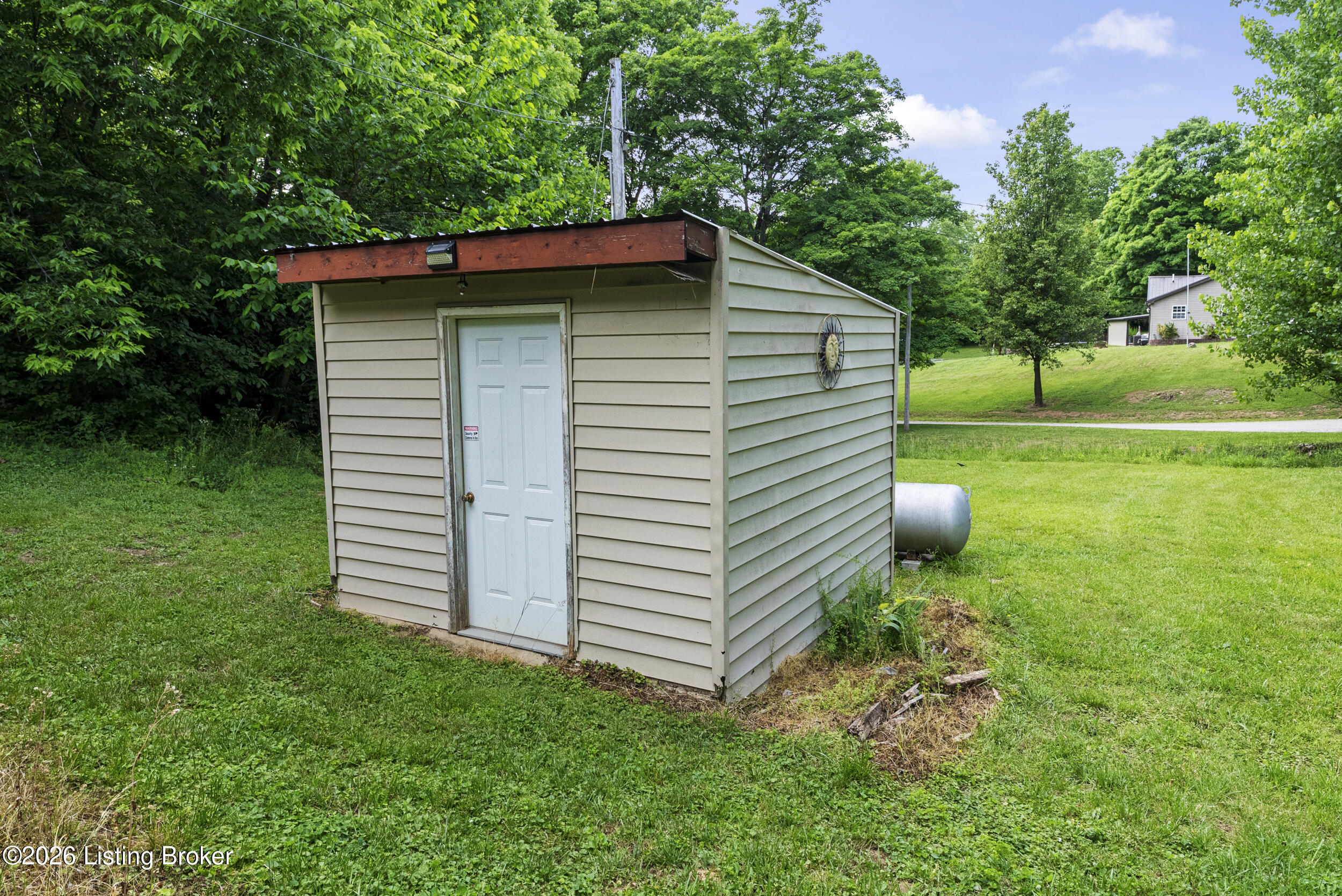 1055 Happy Hollow Rd Property Photo 18