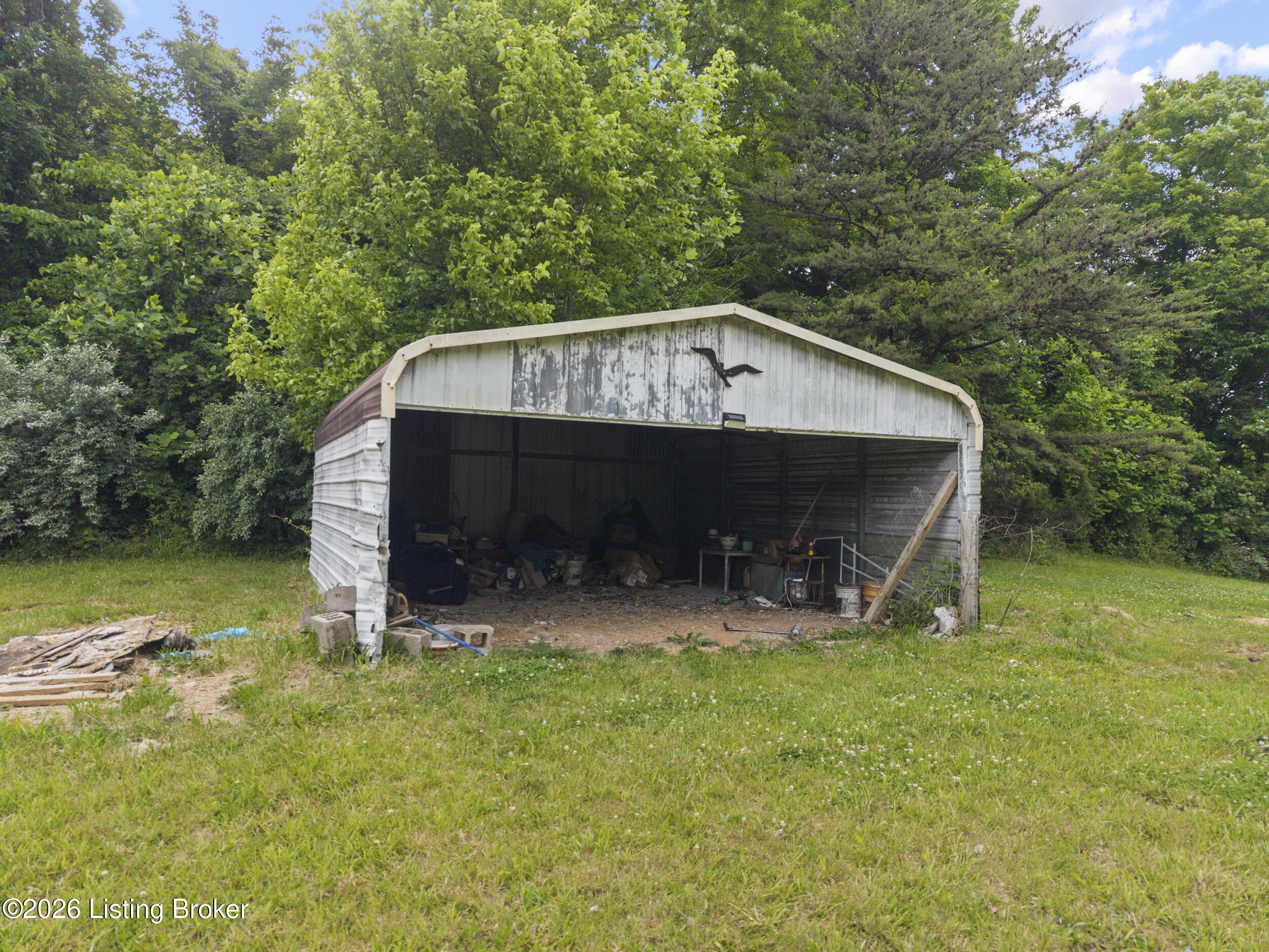 1055 Happy Hollow Rd Property Photo 19