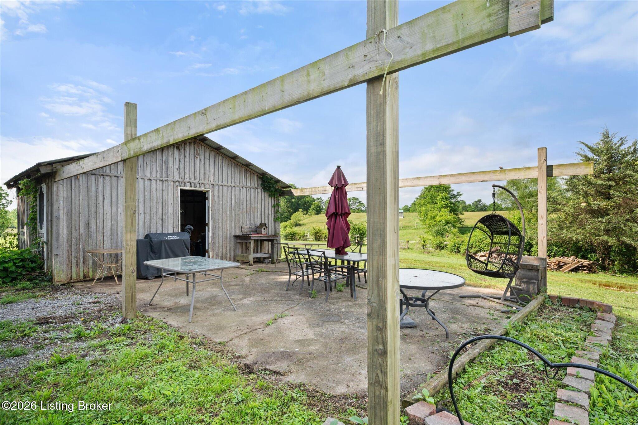 1167 New Cut Rd Property Photo 6