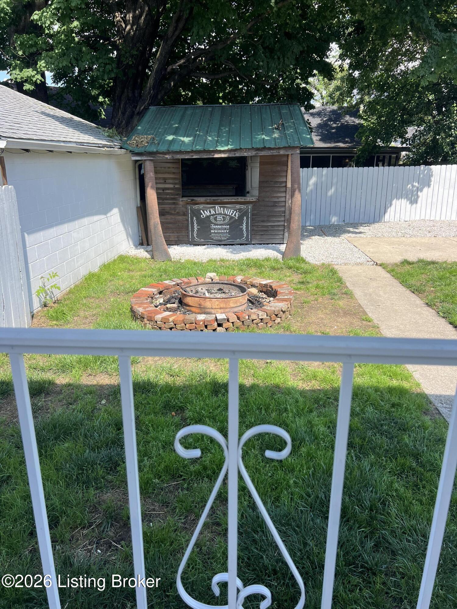 2015 Fort St Property Photo 17