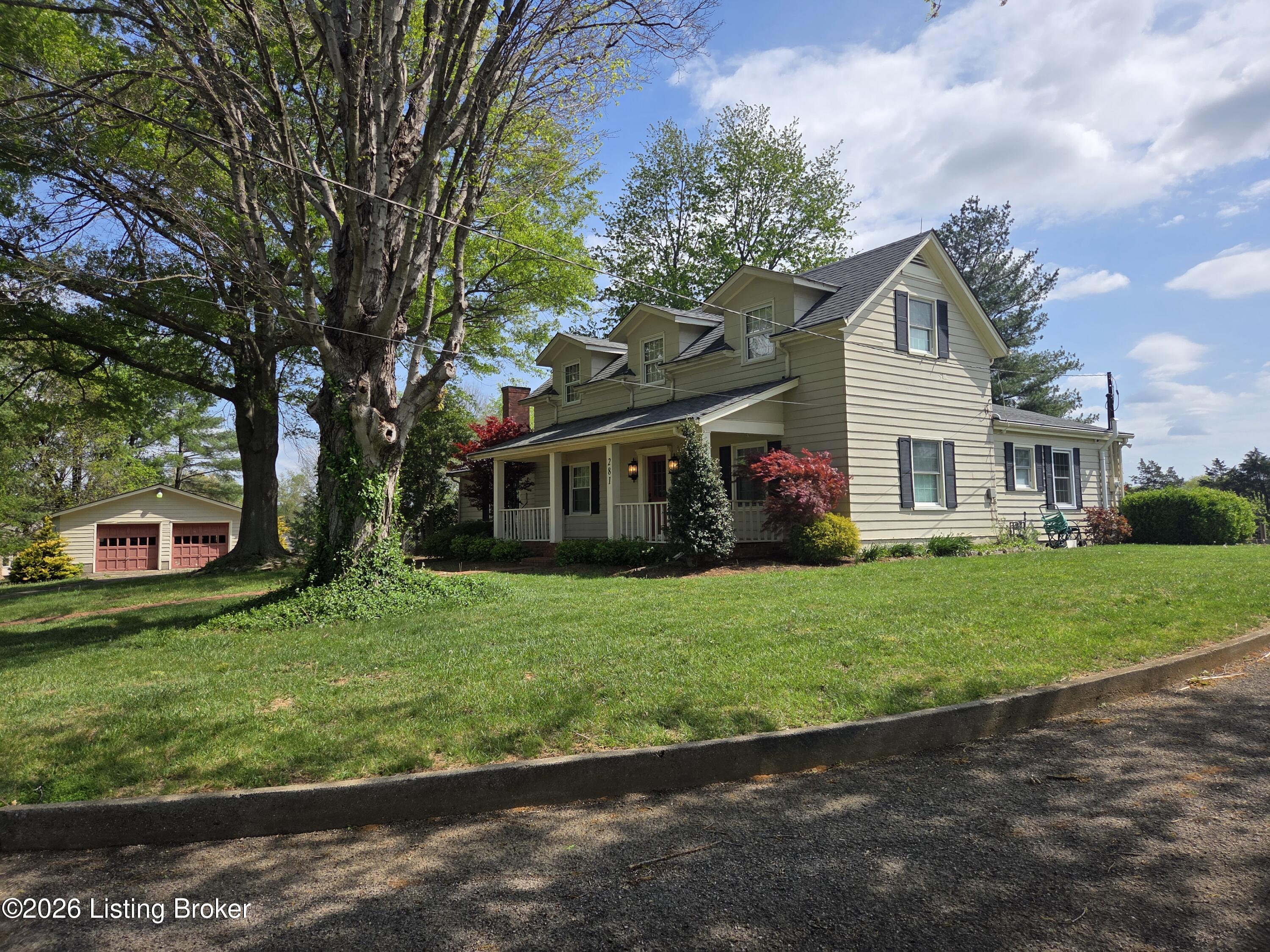 281 Meadowlark Ln Property Photo 4
