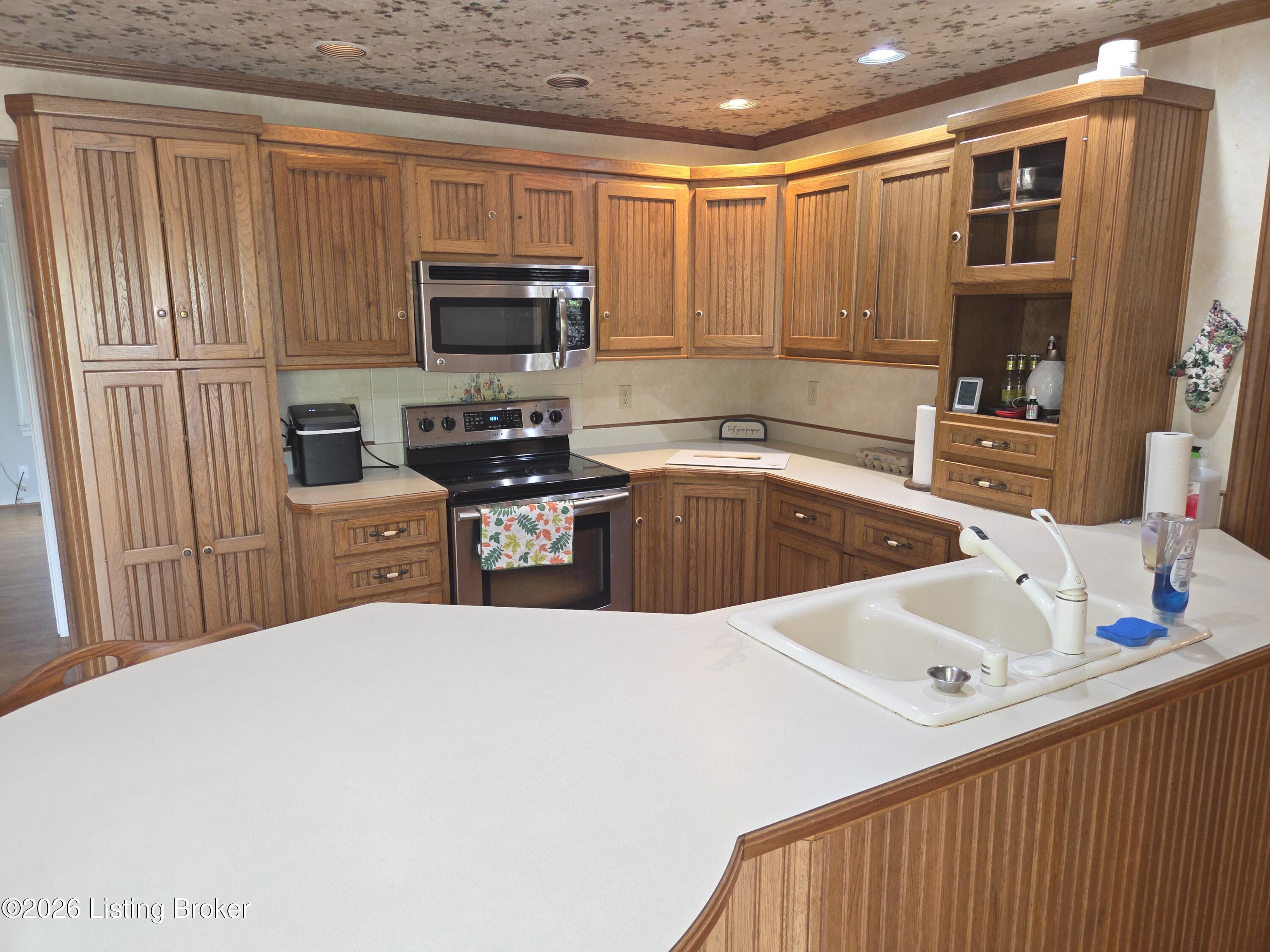 281 Meadowlark Ln Property Photo 8