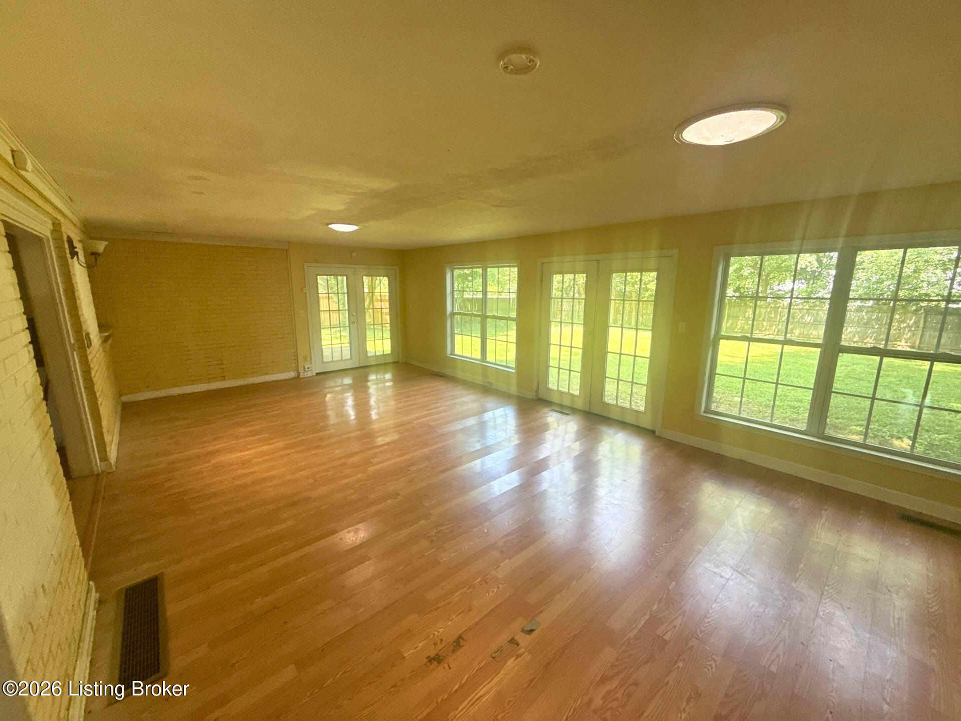 8407 Brownsboro Rd Property Photo 10