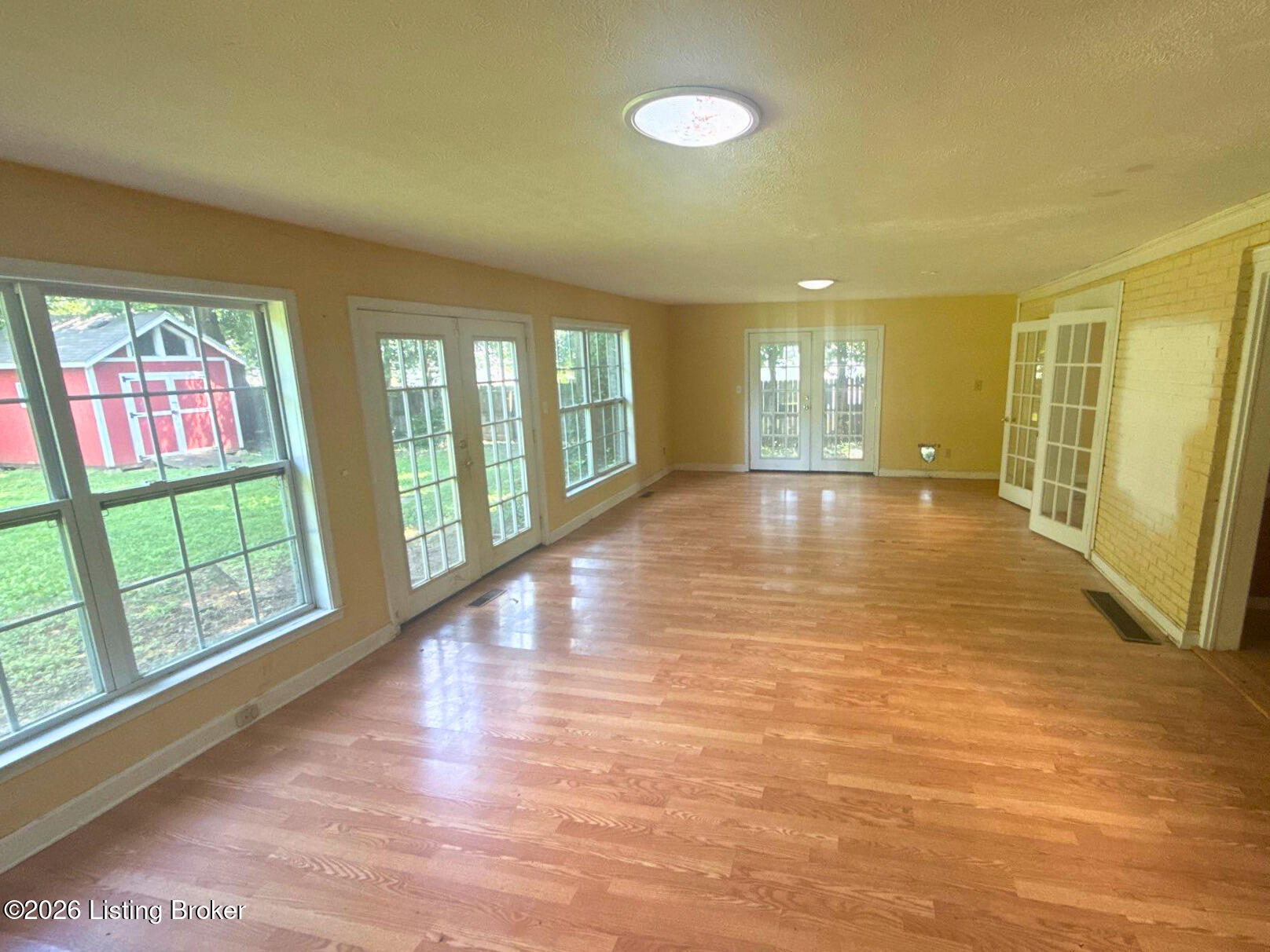 8407 Brownsboro Rd Property Photo 12
