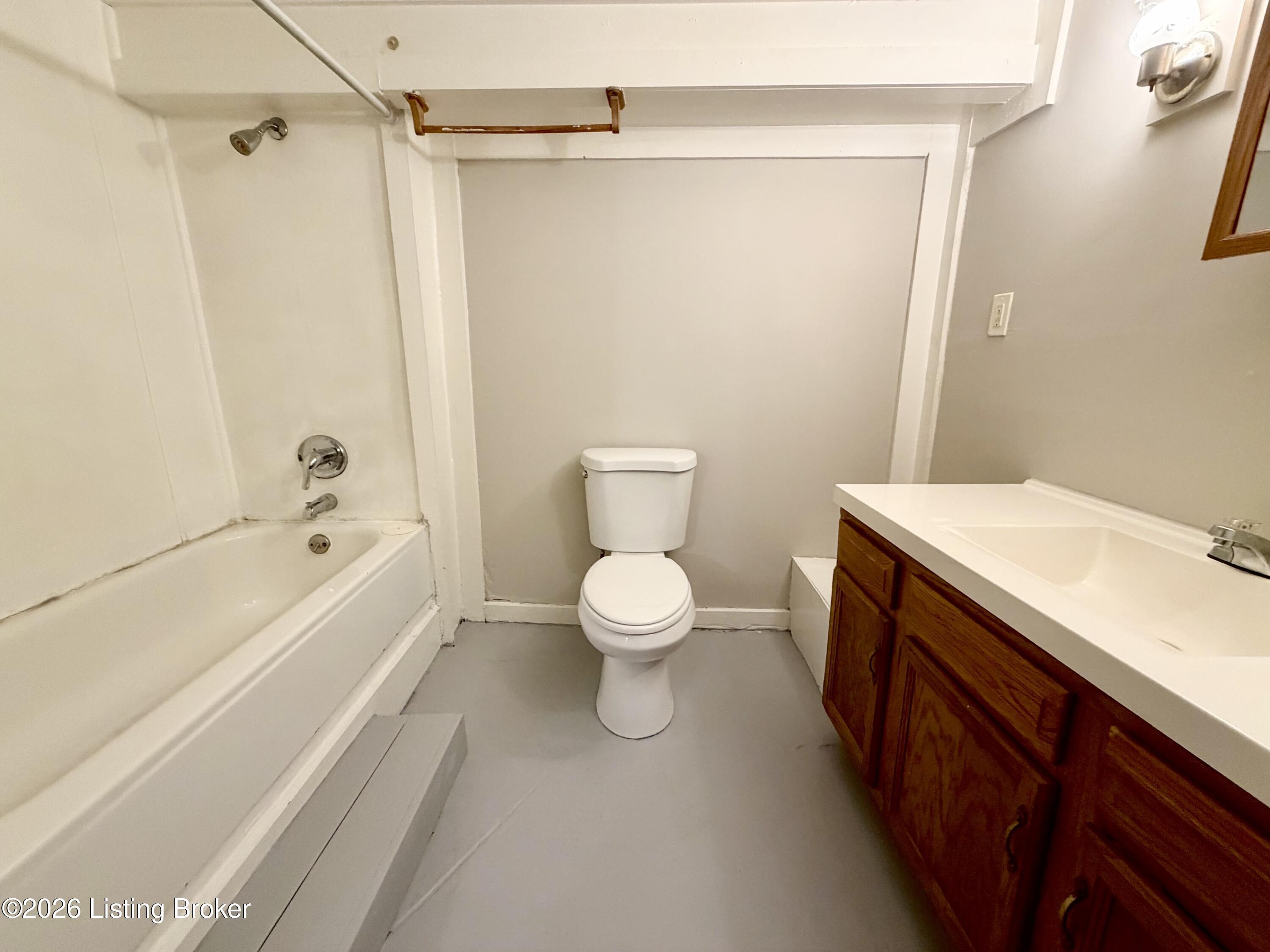 2032 Culbertson Ave 6 Property Photo 4