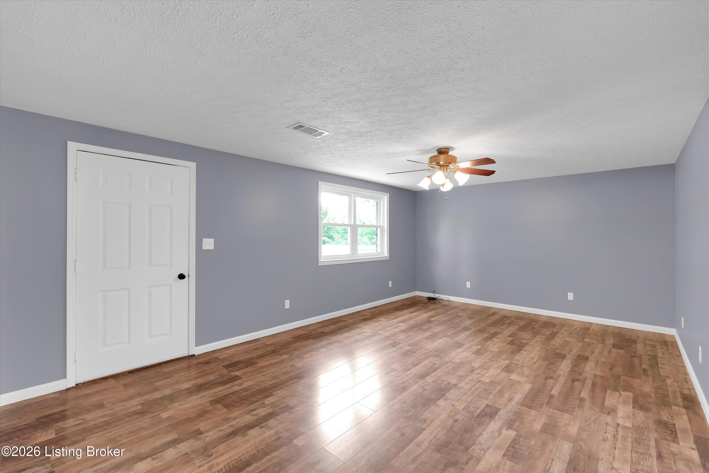 3070 Ashes Creek Ln Property Photo 6
