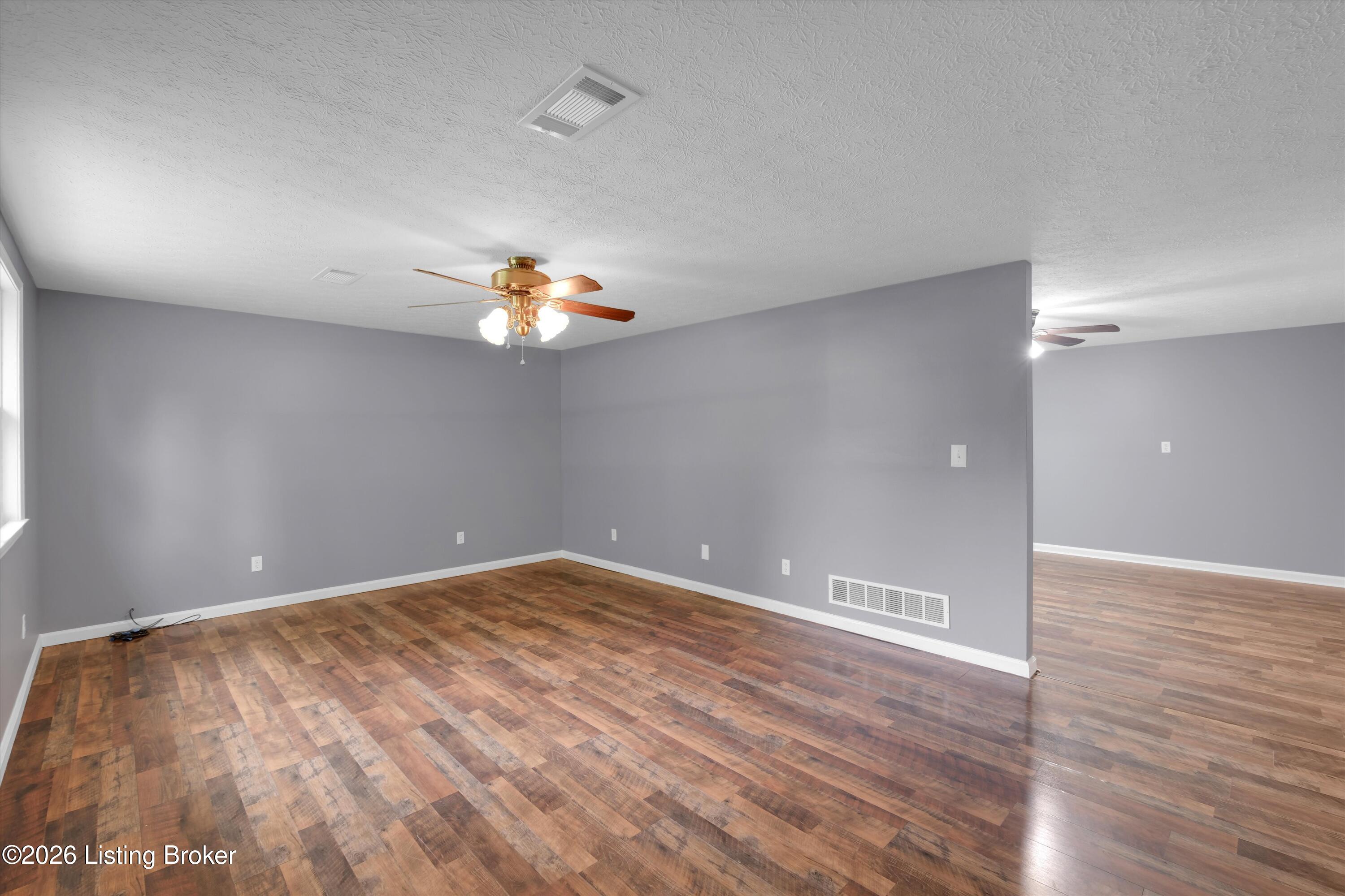 3070 Ashes Creek Ln Property Photo 8