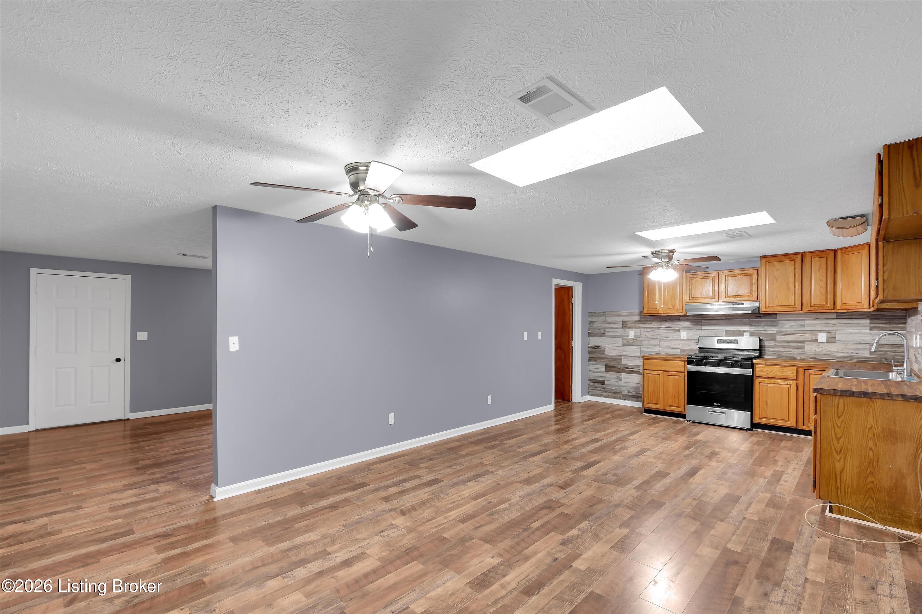 3070 Ashes Creek Ln Property Photo 11