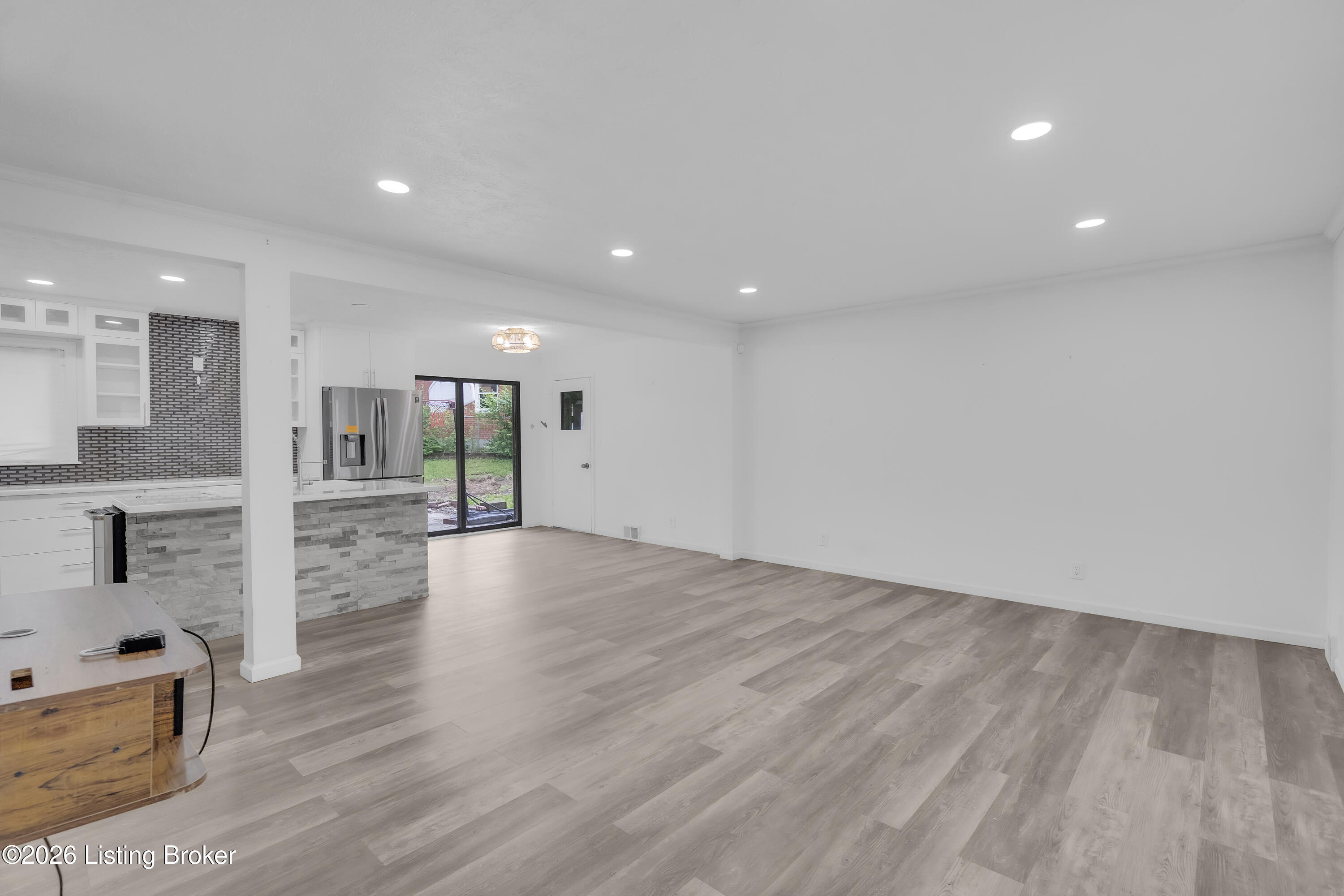 4408 Southridge Dr Property Photo 3