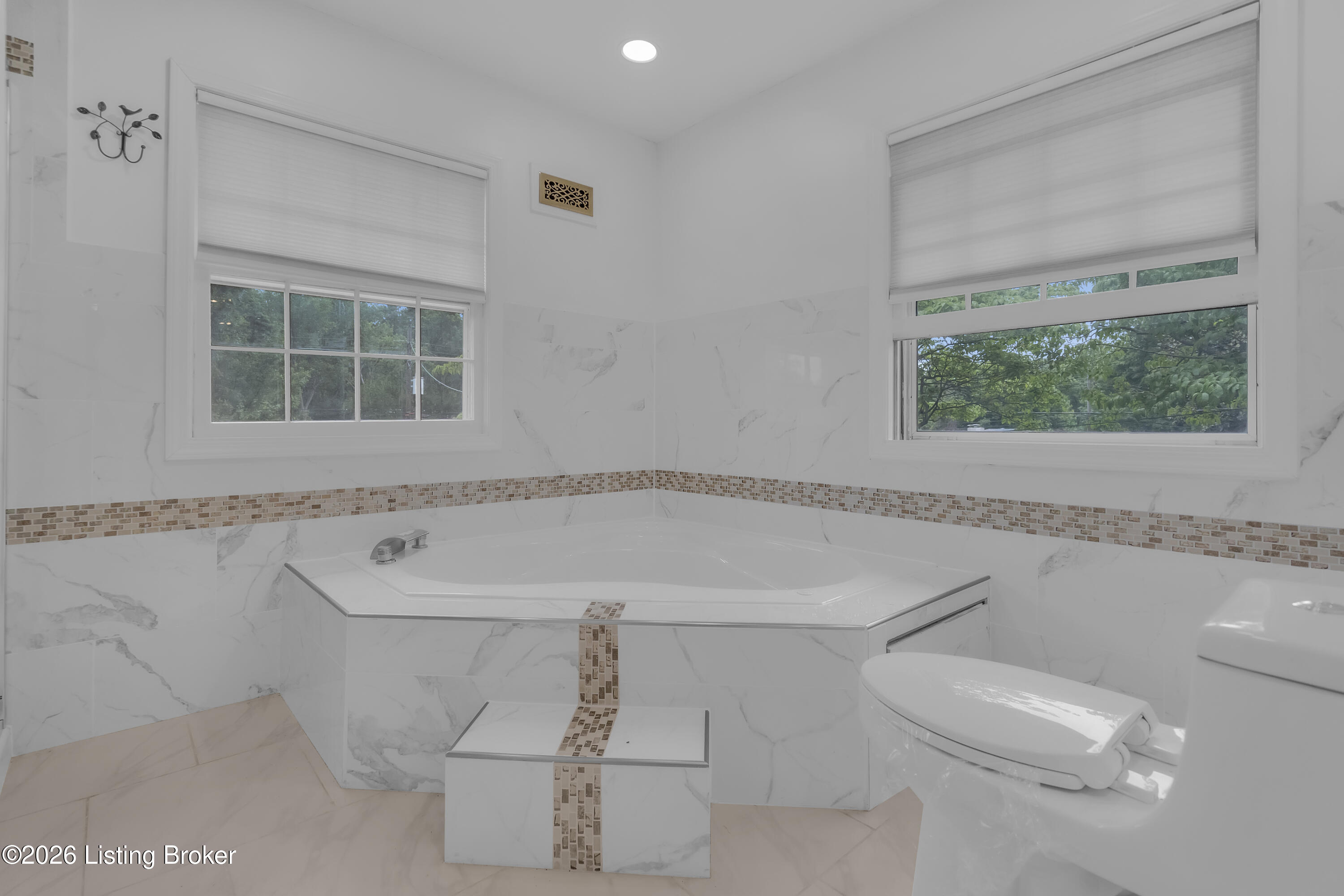 4408 Southridge Dr Property Photo 16
