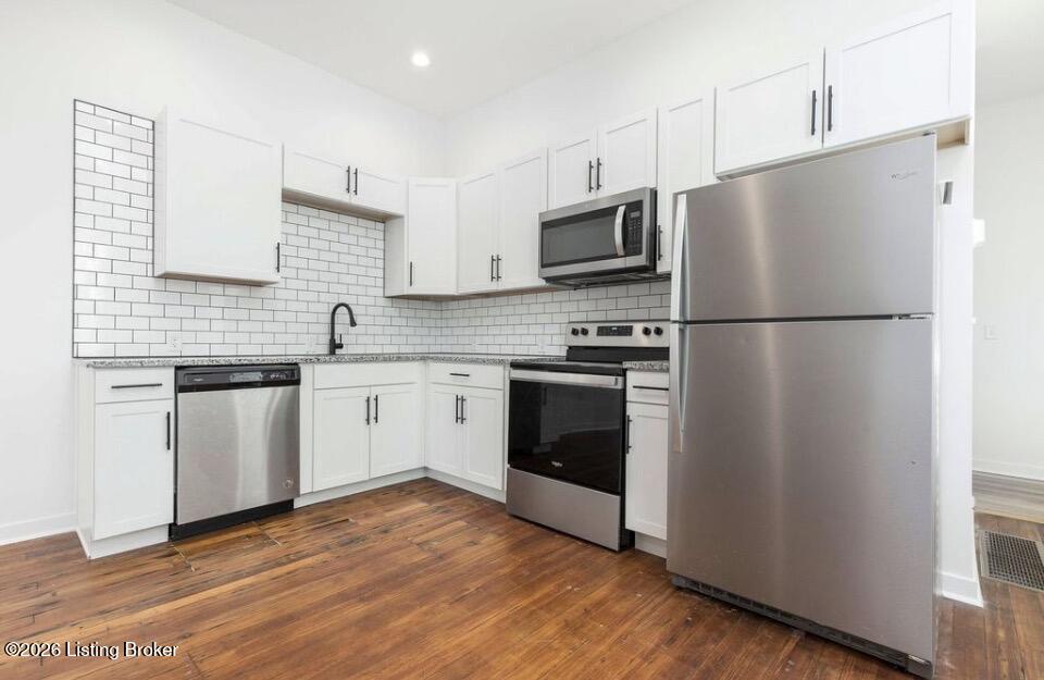 2227 Dumesnil St Property Photo 3