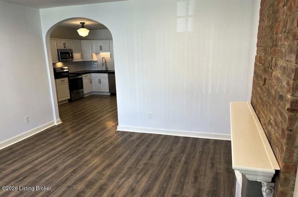 2208 Dumesnil St Property Photo 4