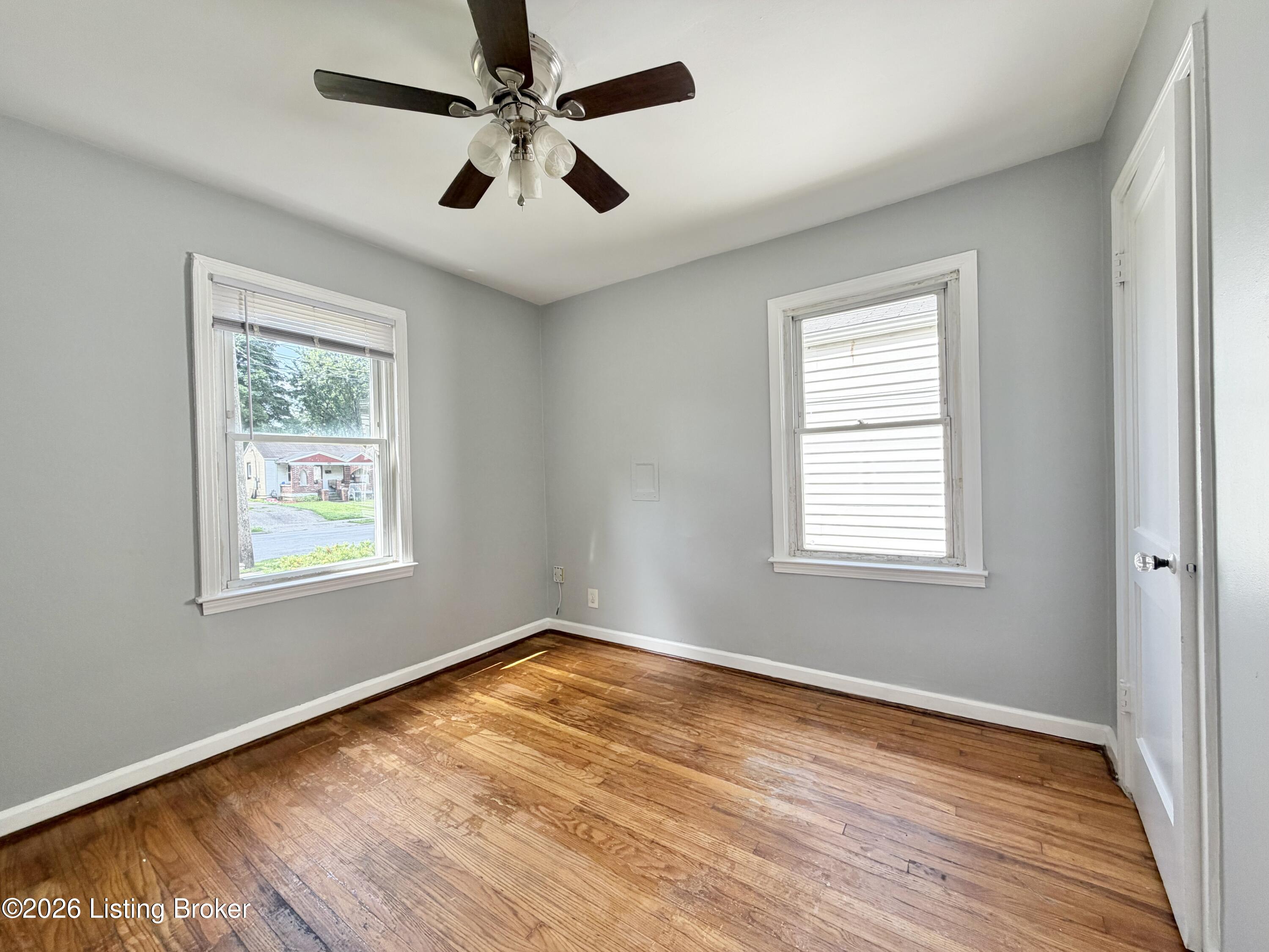 927 Beecher St Property Photo 7
