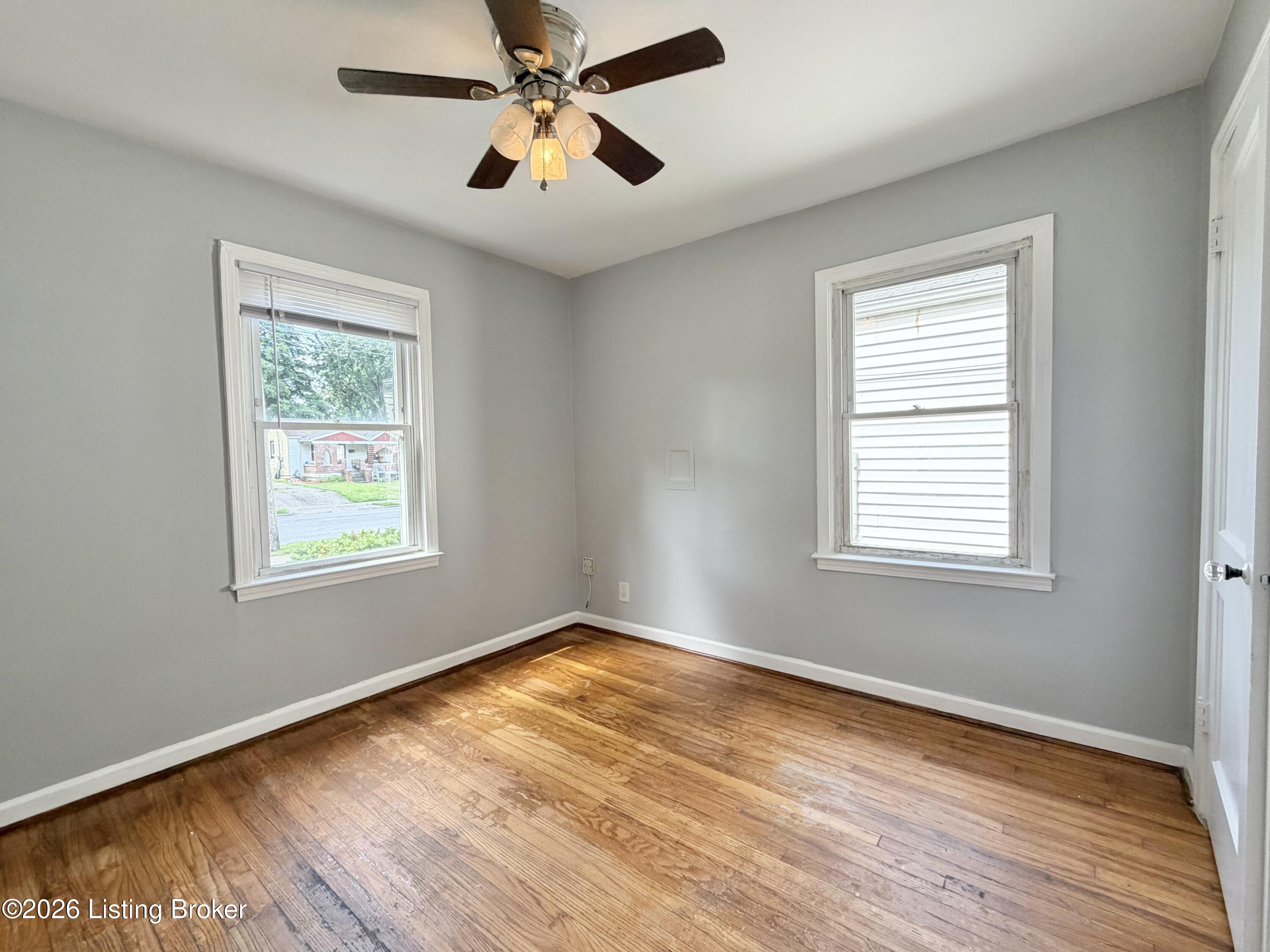 927 Beecher St Property Photo 8