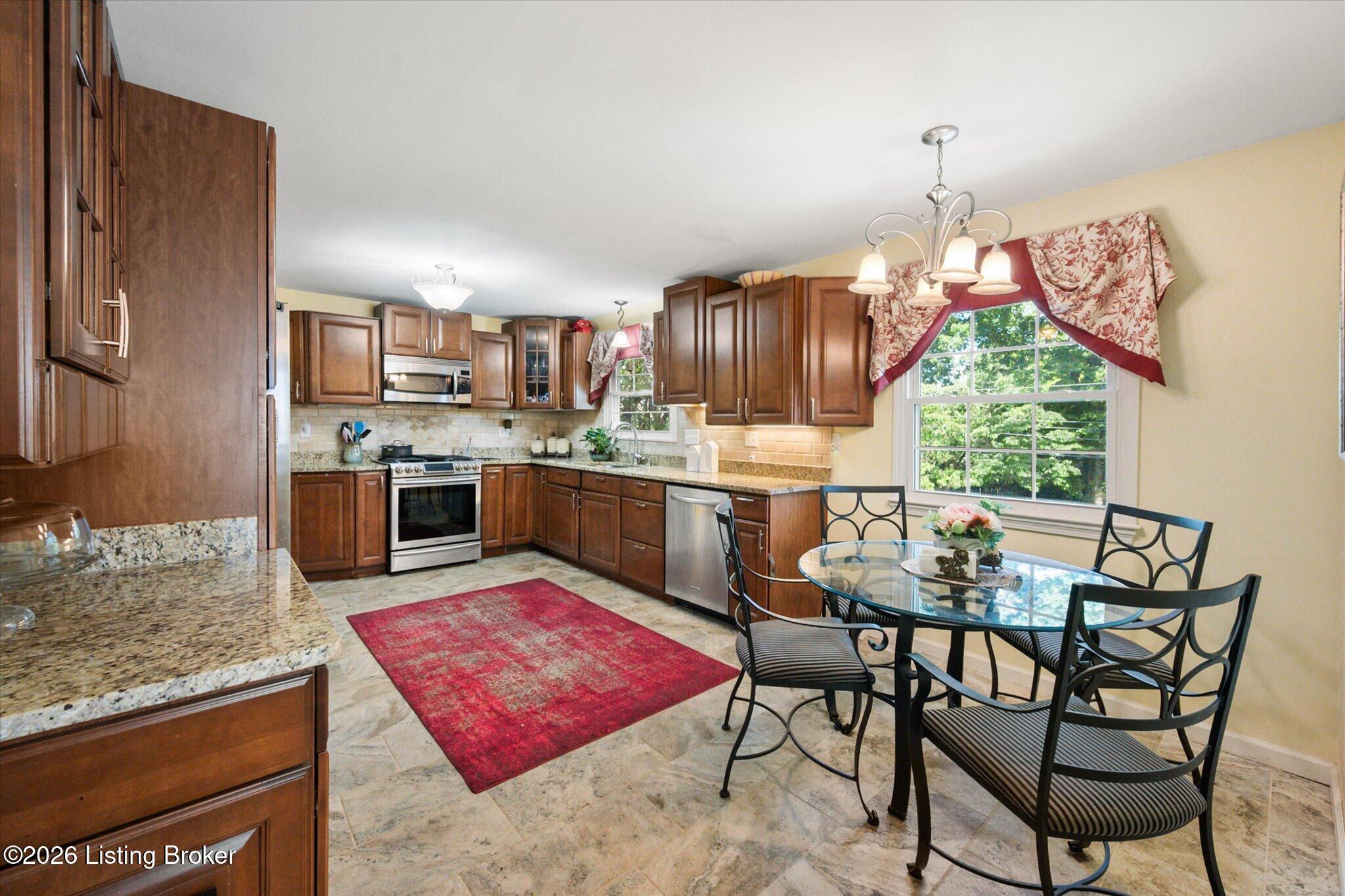 613 Dorsey Way Property Photo 8