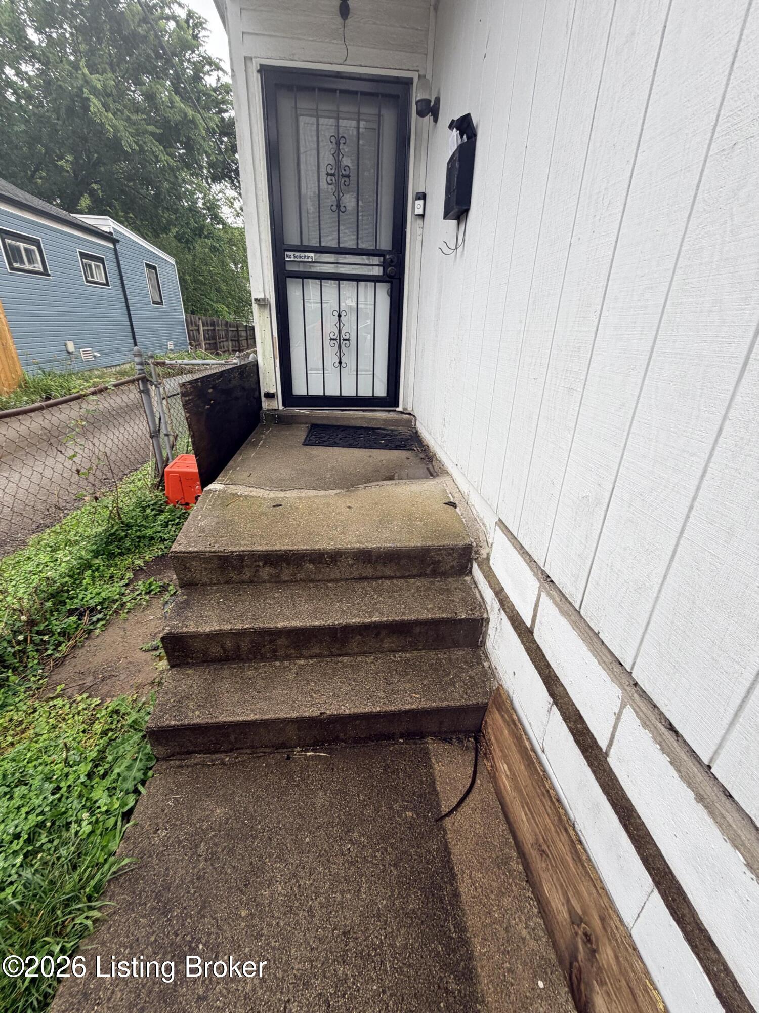 1033 E Saint Catherine St Property Photo 6