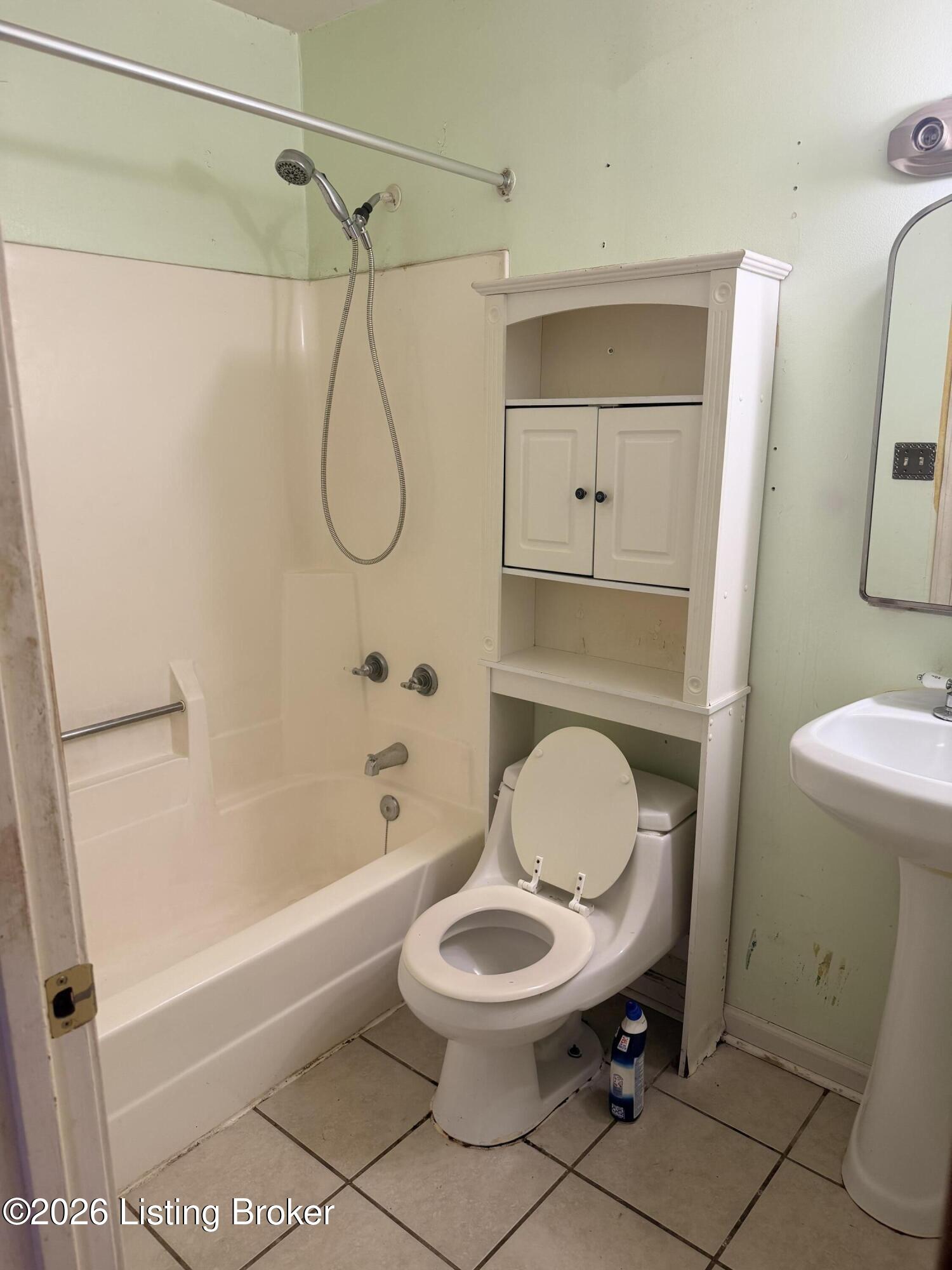 1033 E Saint Catherine St Property Photo 10