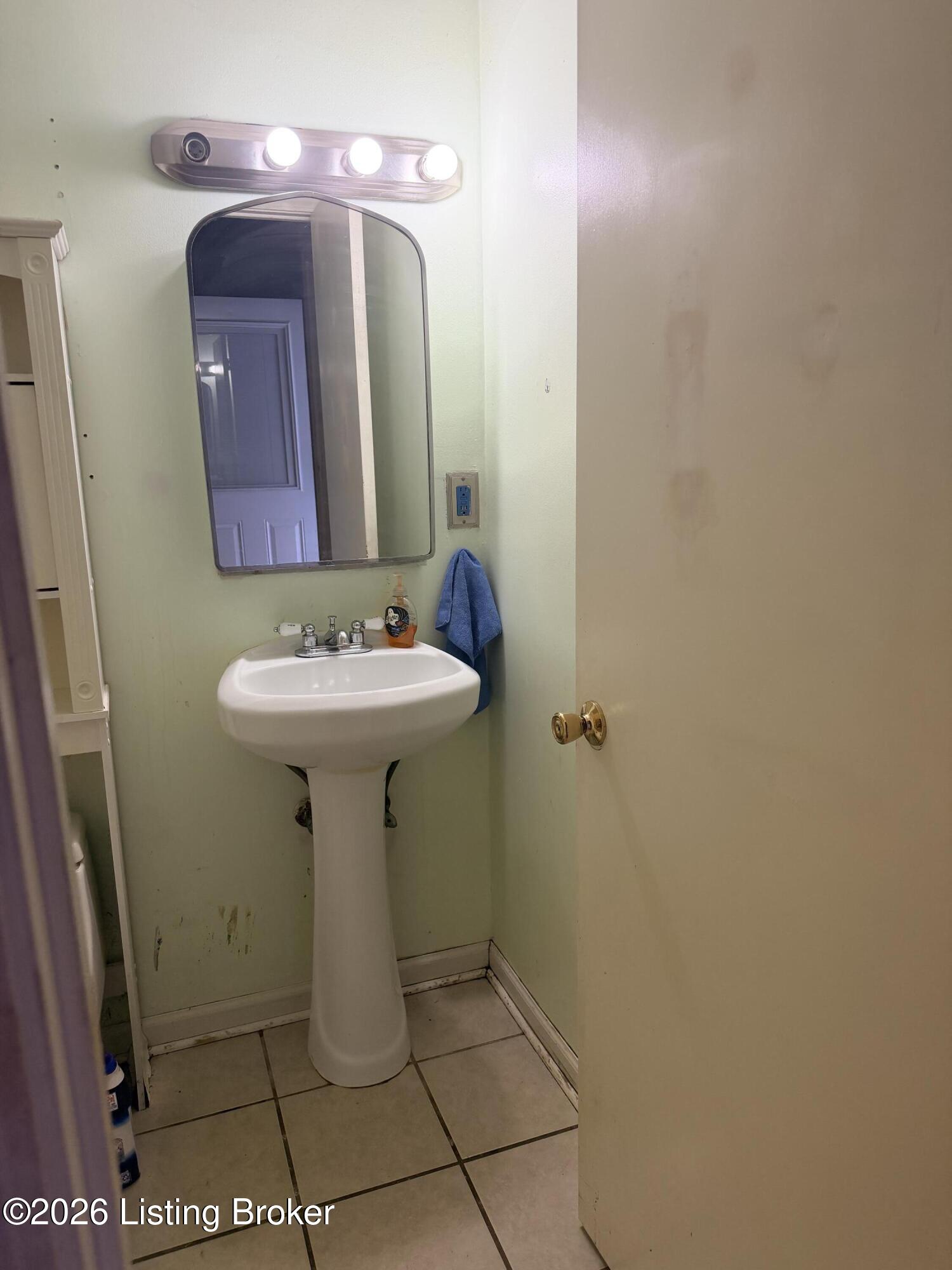 1033 E Saint Catherine St Property Photo 11