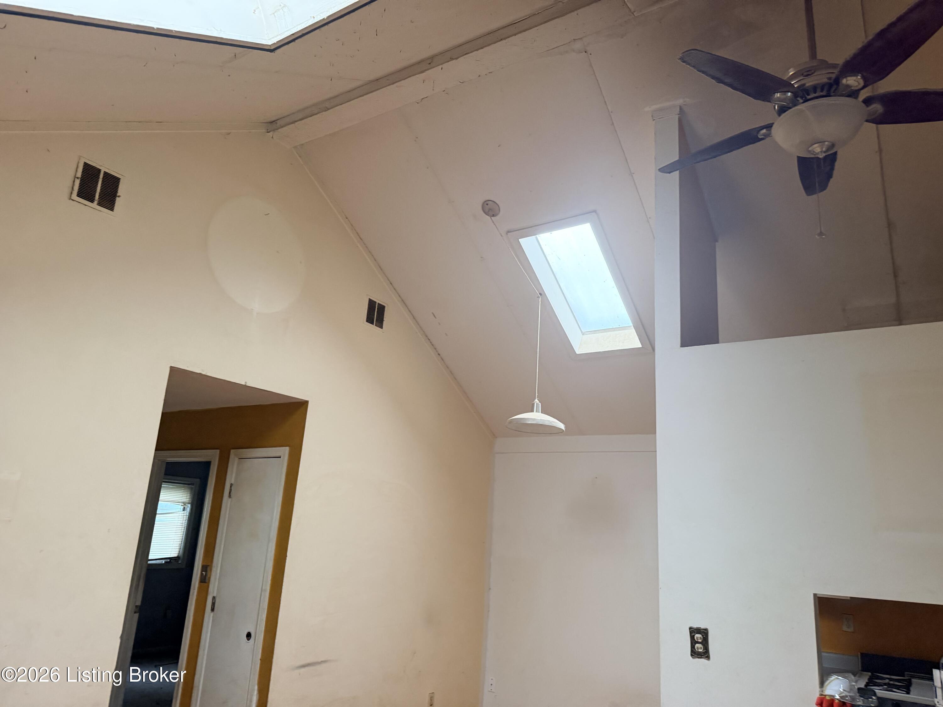 1033 E Saint Catherine St Property Photo 13