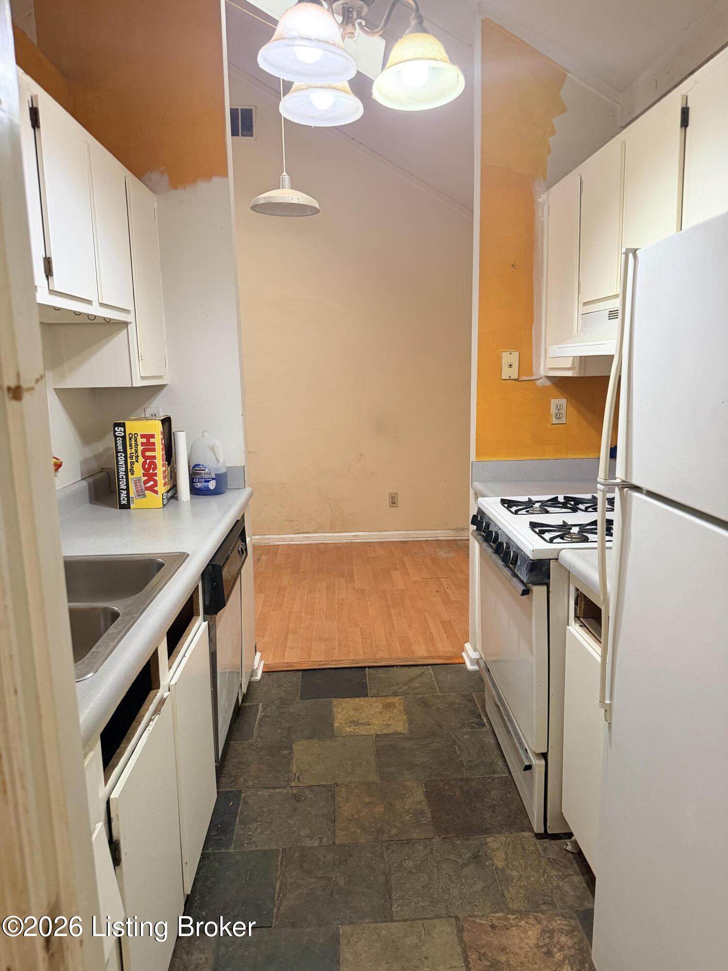 1033 E Saint Catherine St Property Photo 15
