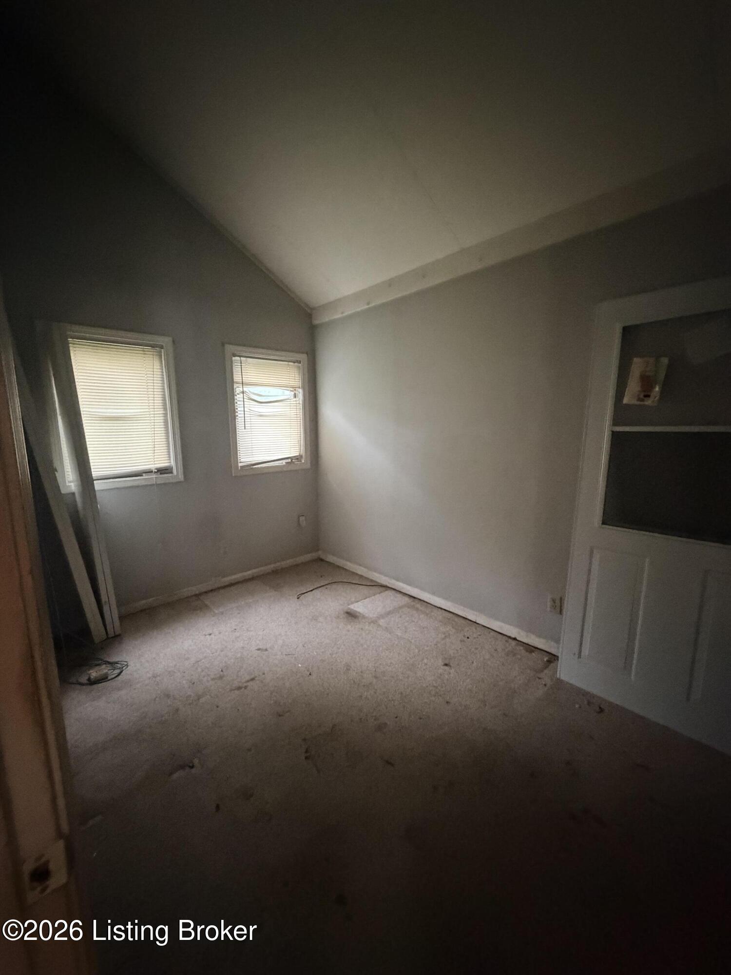 1033 E Saint Catherine St Property Photo 18
