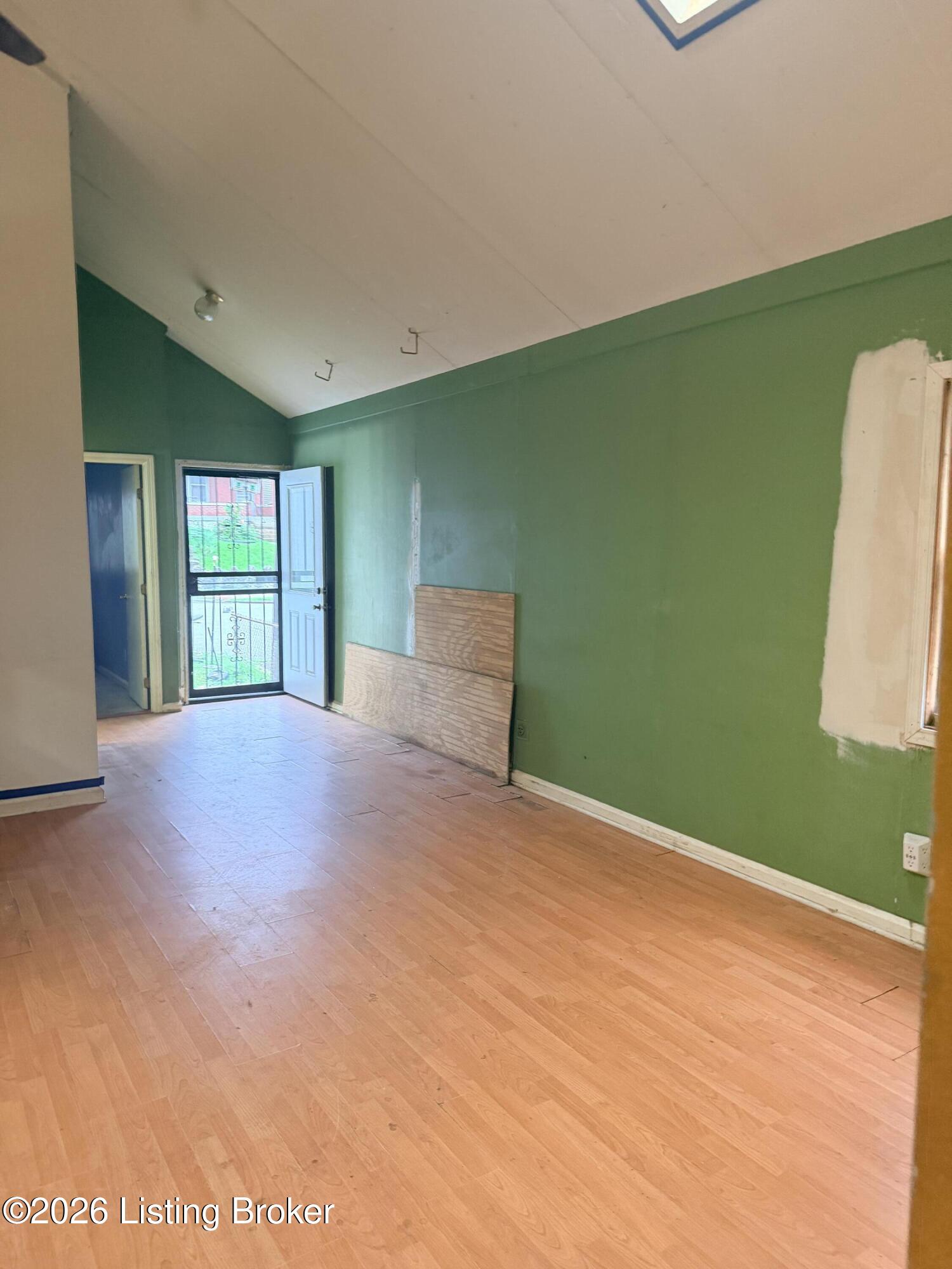 1033 E Saint Catherine St Property Photo 25
