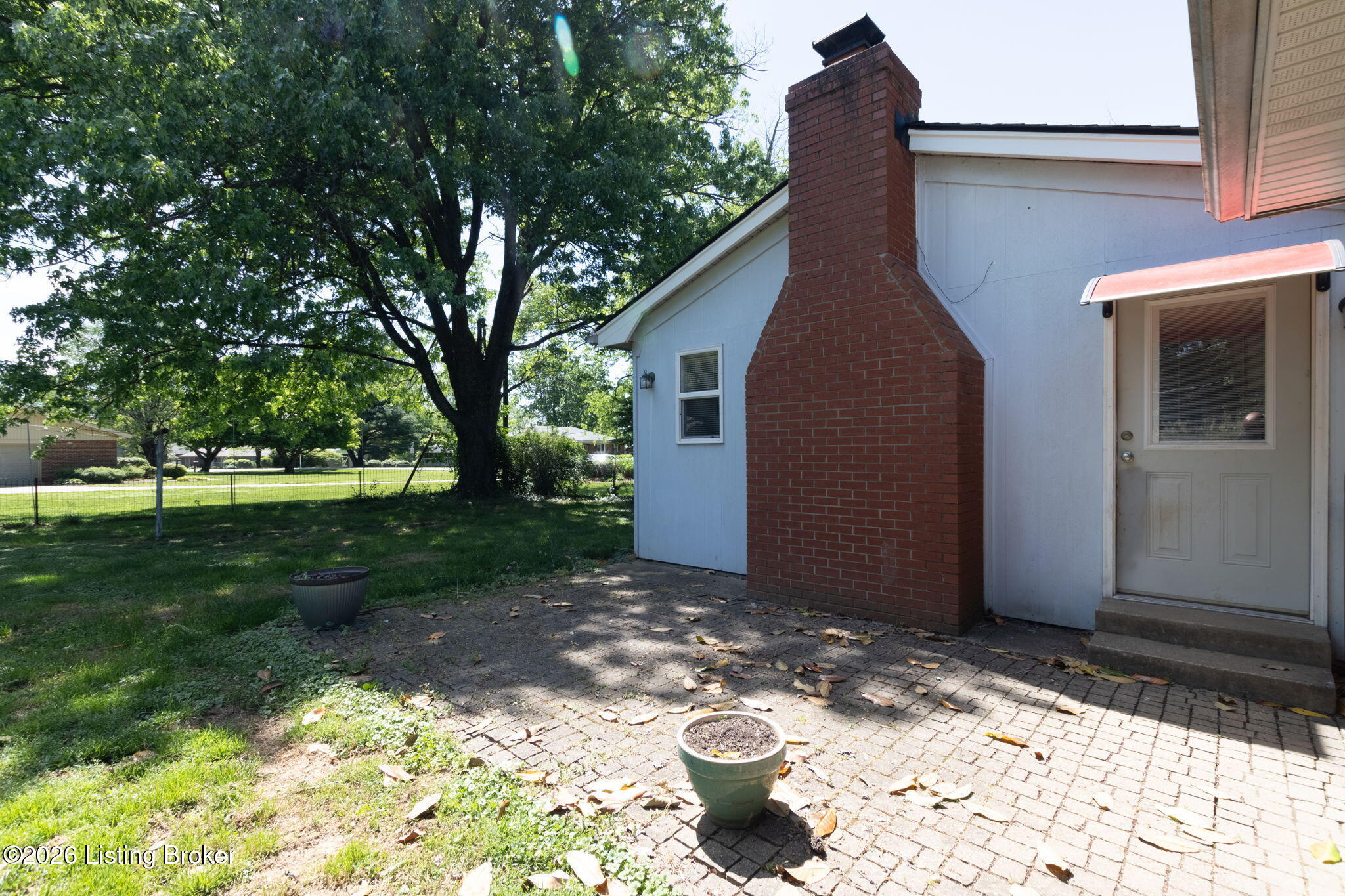 330 Stringer Ln Property Photo 5