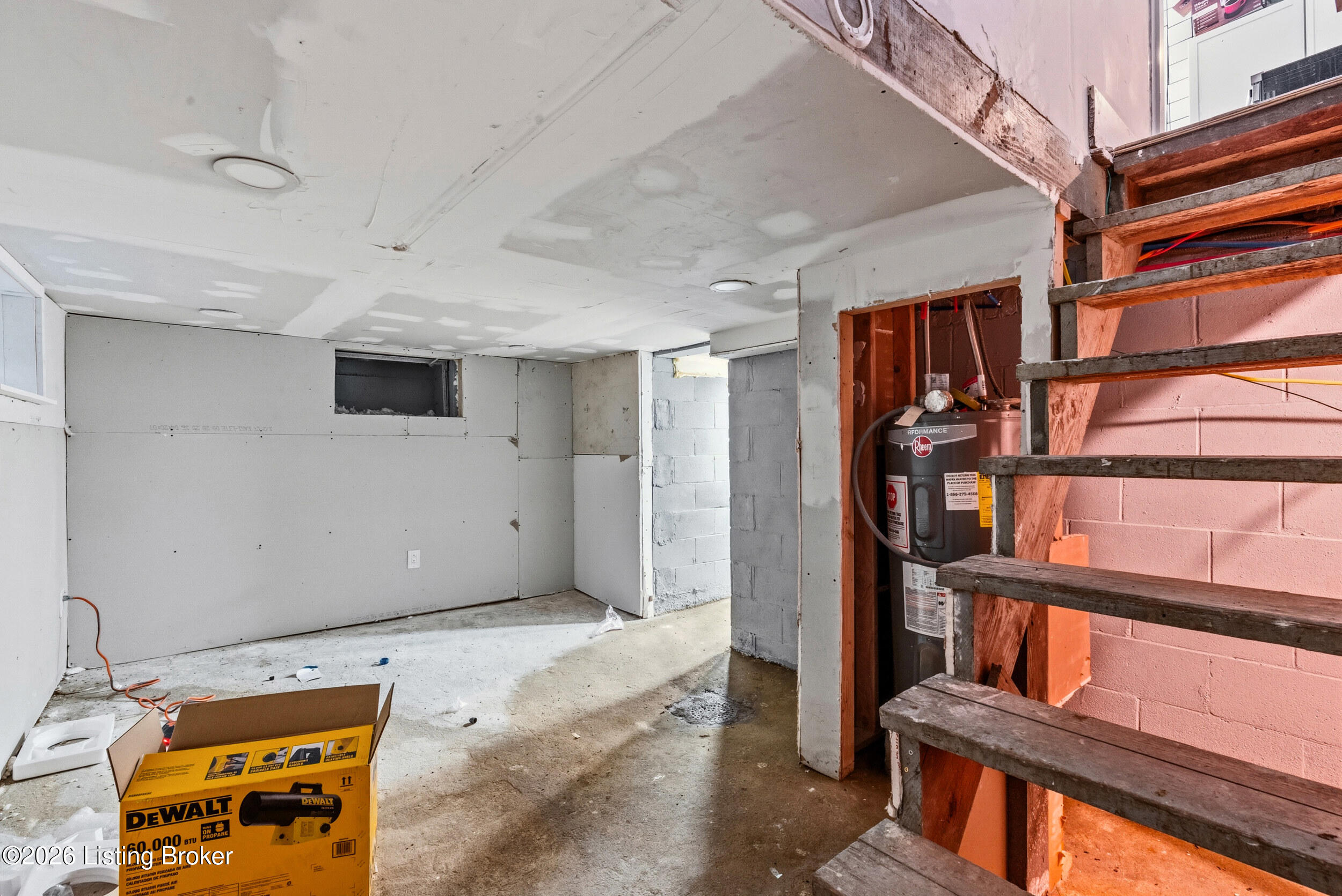 2710 Elliott Ave Property Photo 16
