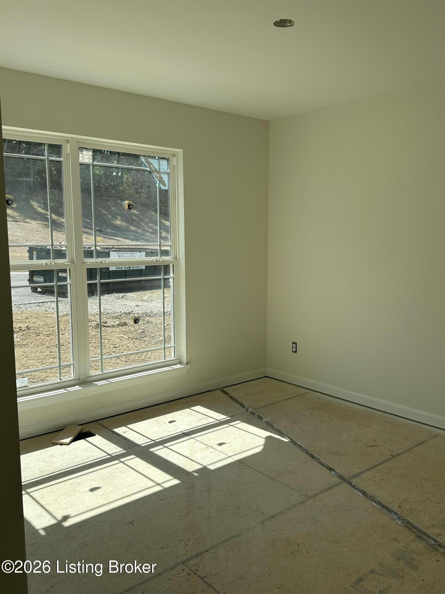 122 Locust Ct Property Photo 4