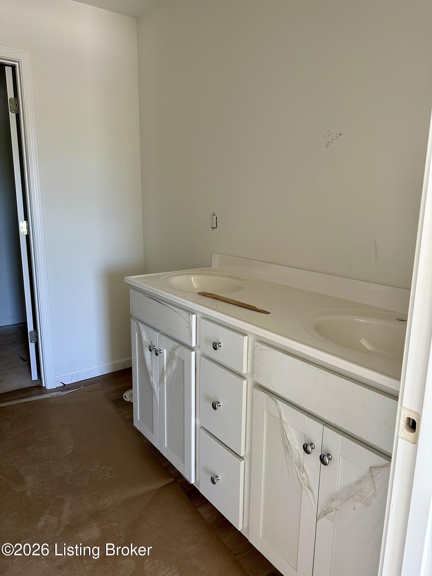 122 Locust Ct Property Photo 9