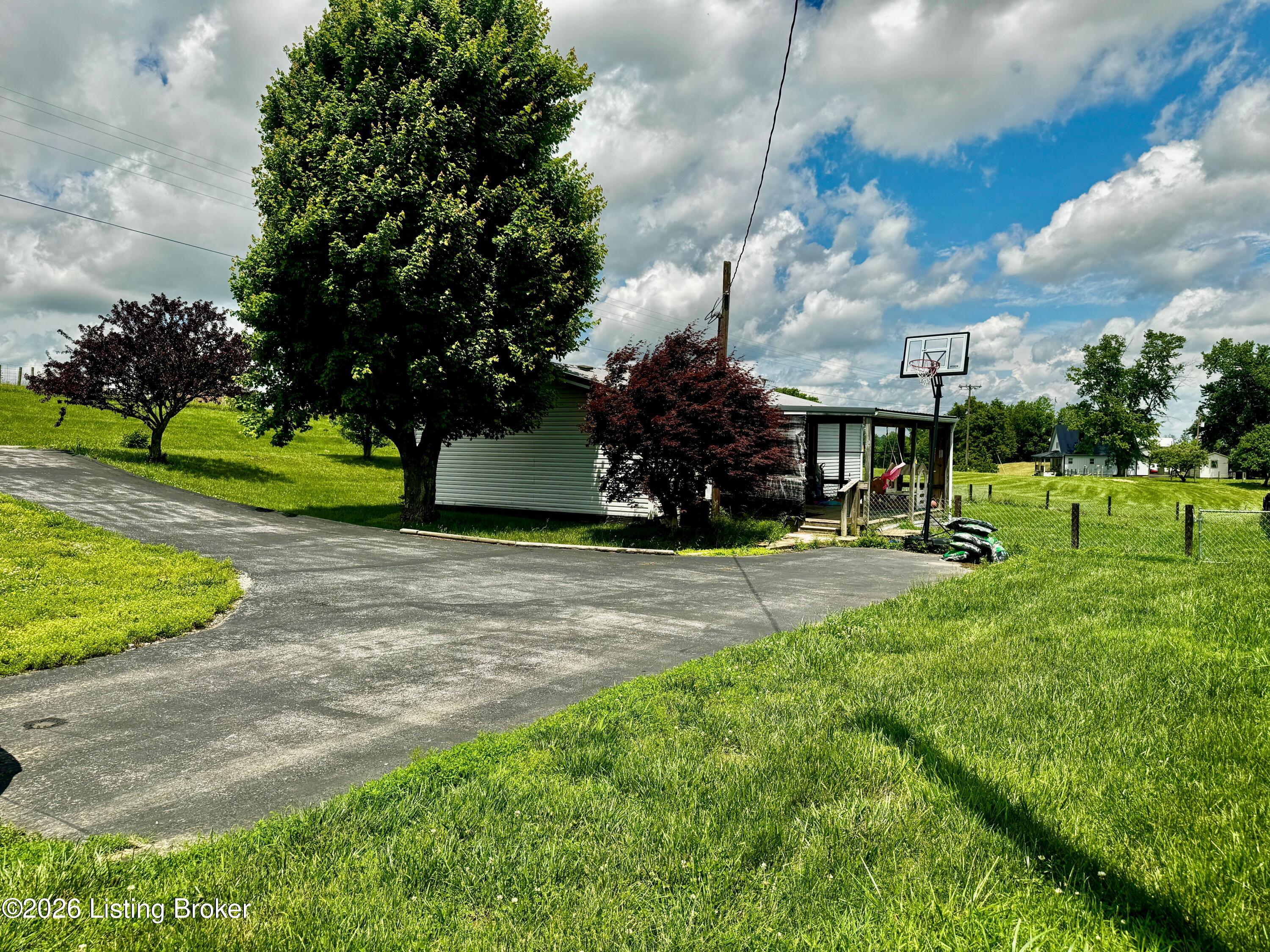 5855 Moorefield Rd Property Photo 3