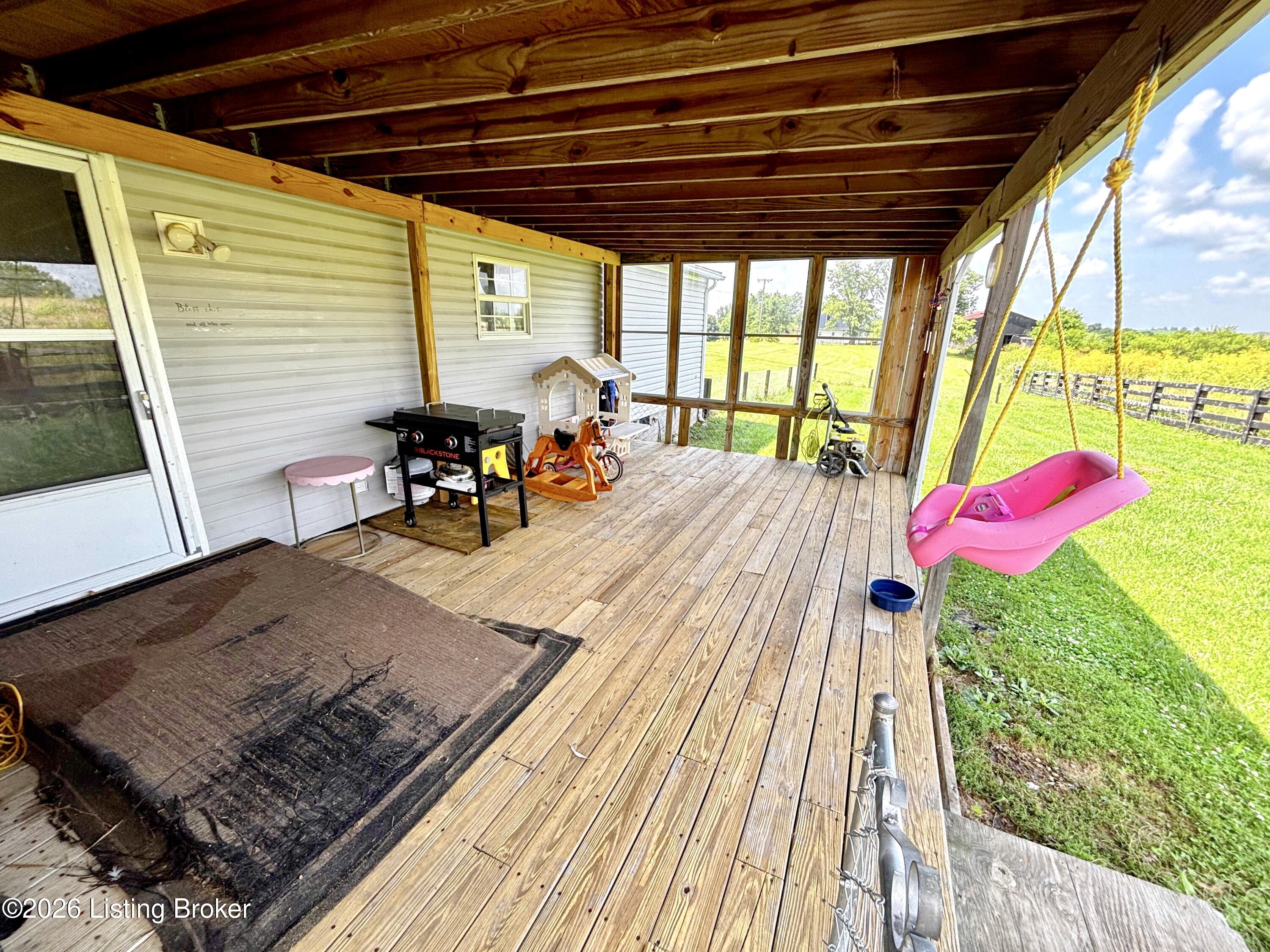 5855 Moorefield Rd Property Photo 4
