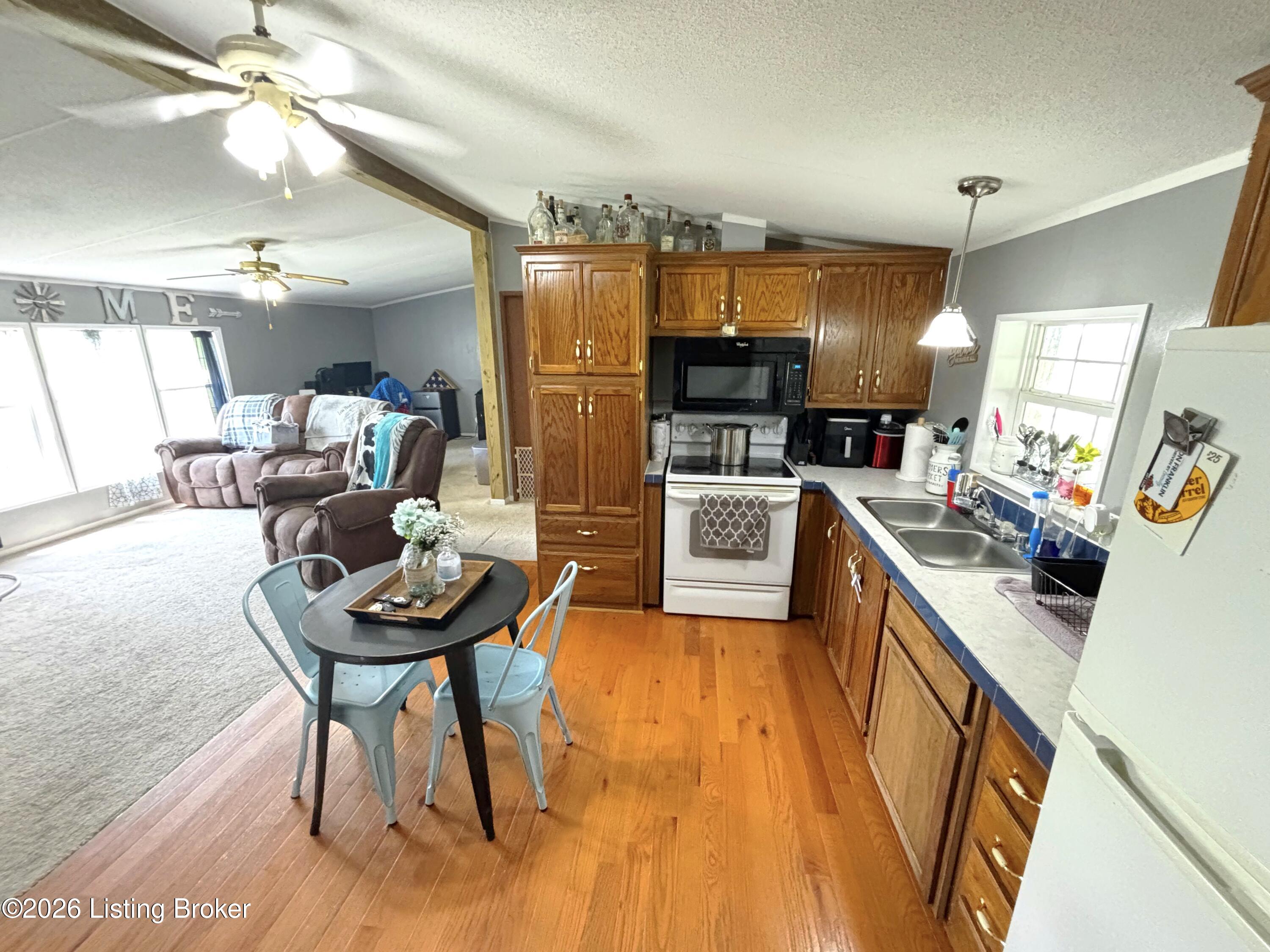 5855 Moorefield Rd Property Photo 6